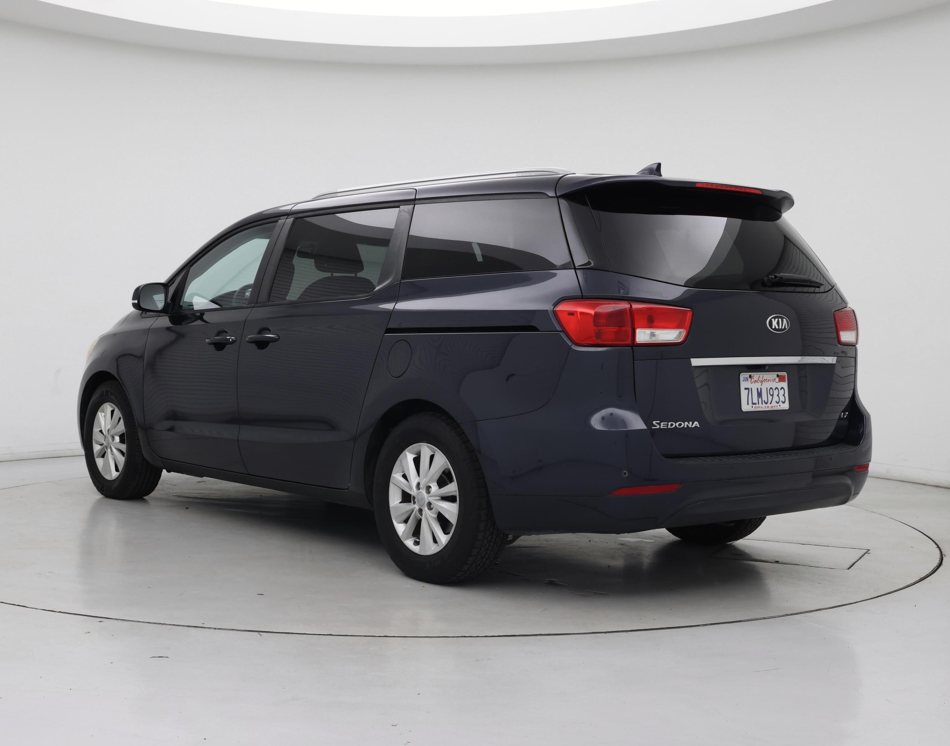 Thumbnail: 2016 Kia Sedona - 2