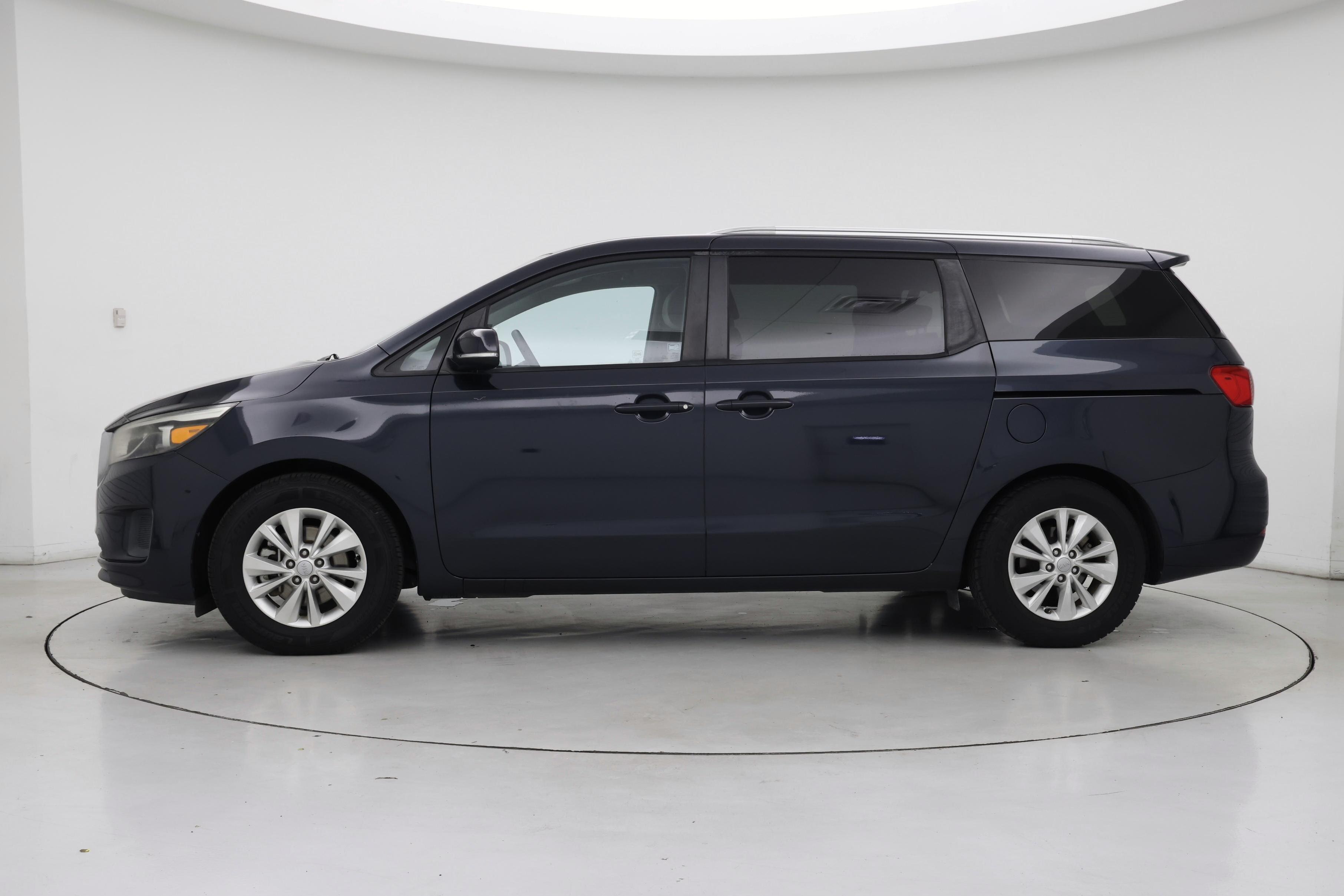 Thumbnail: 2016 Kia Sedona - 3