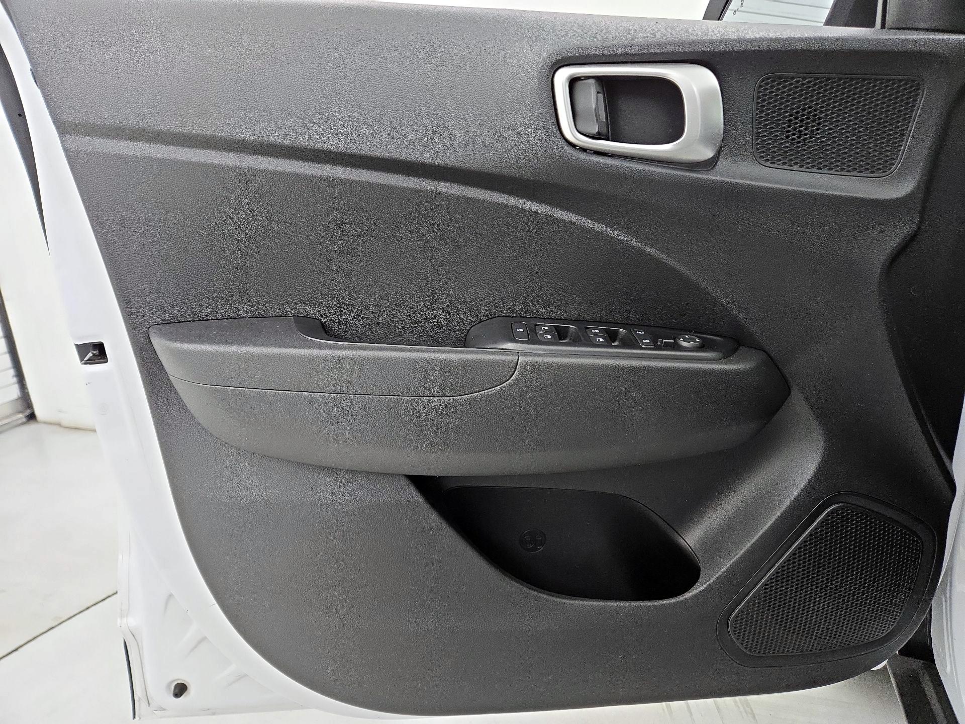 Thumbnail: 2021 Hyundai Venue - 12