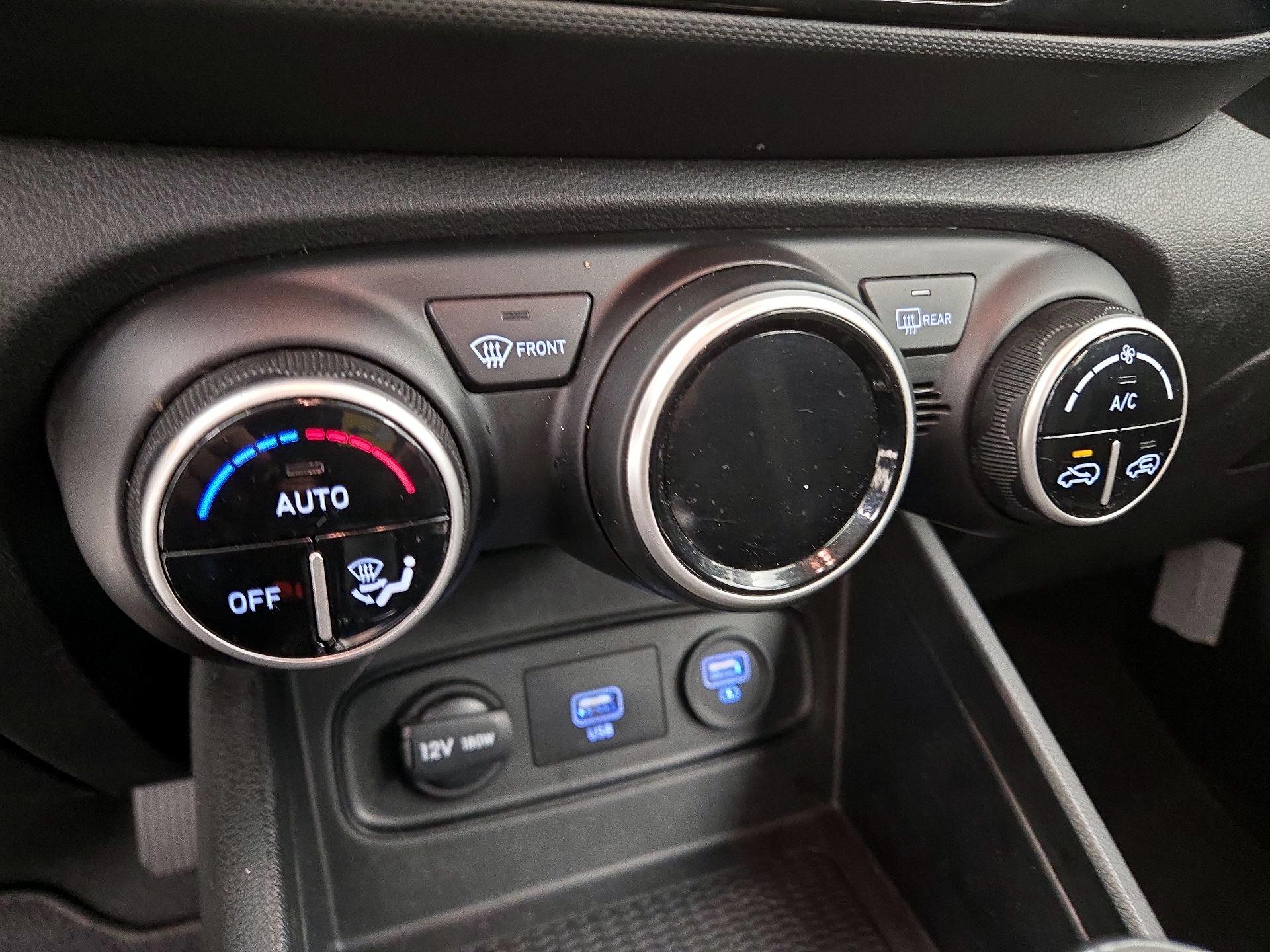 Thumbnail: 2021 Hyundai Venue - 16