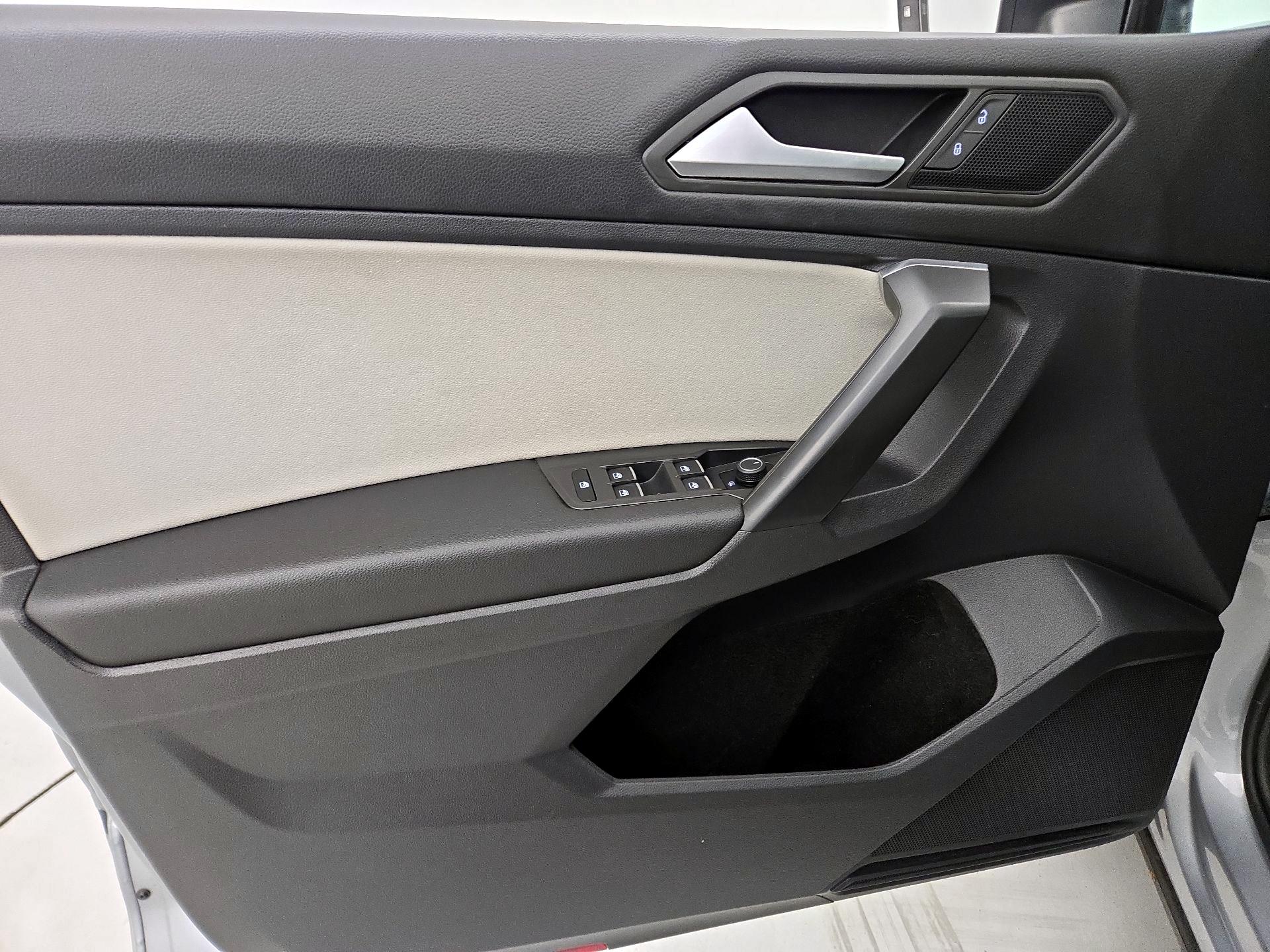 Thumbnail: 2021 Volkswagen Tiguan - 12