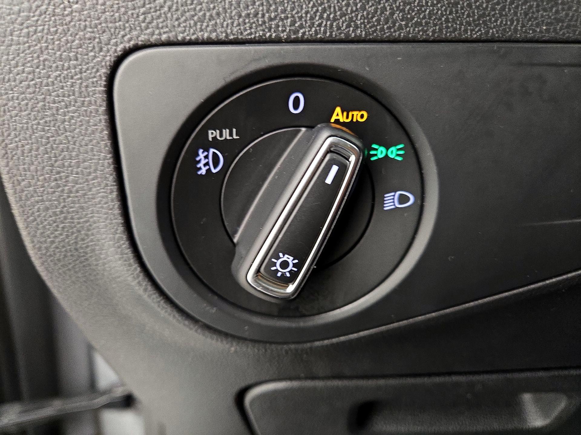 Thumbnail: 2021 Volkswagen Tiguan - 13