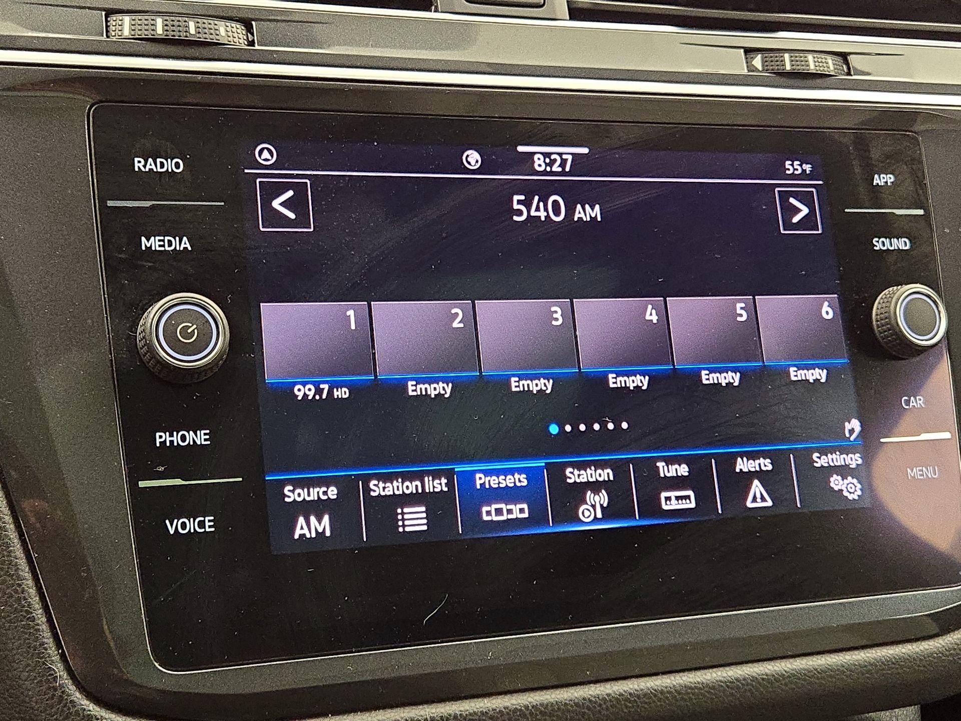 Thumbnail: 2021 Volkswagen Tiguan - 15