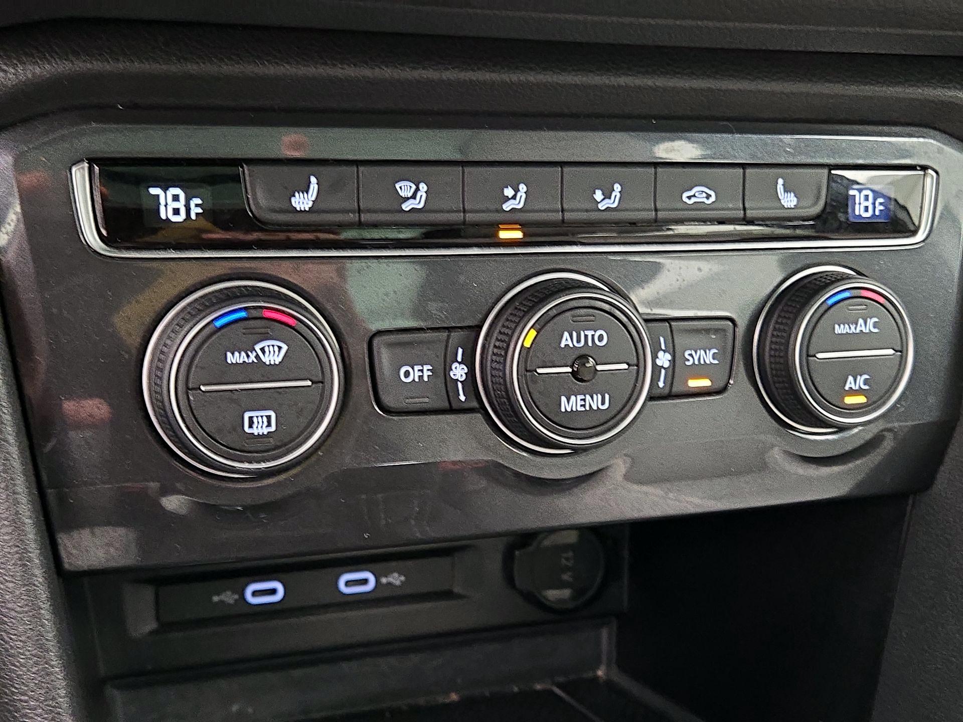 Thumbnail: 2021 Volkswagen Tiguan - 16