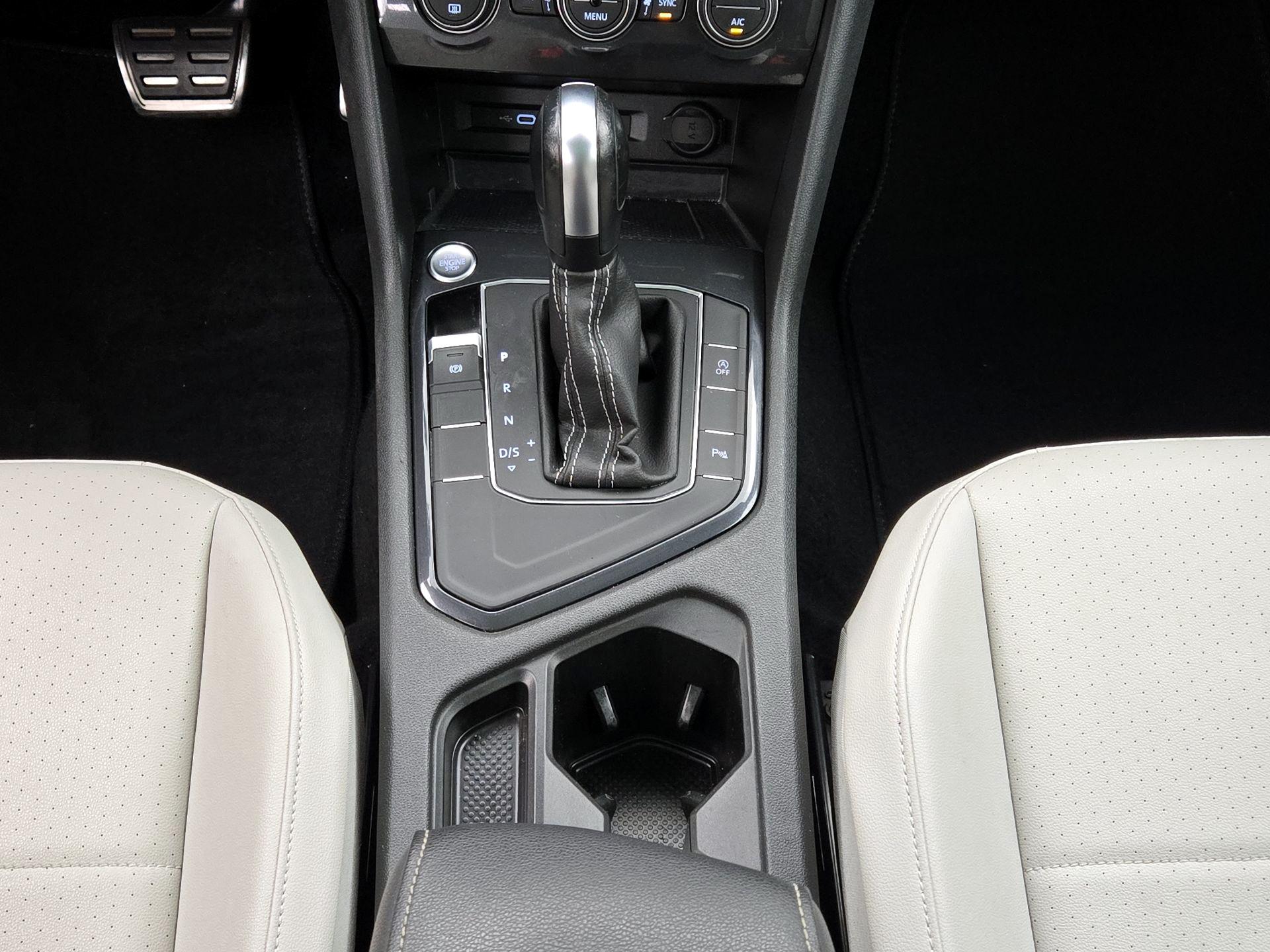 Thumbnail: 2021 Volkswagen Tiguan - 17