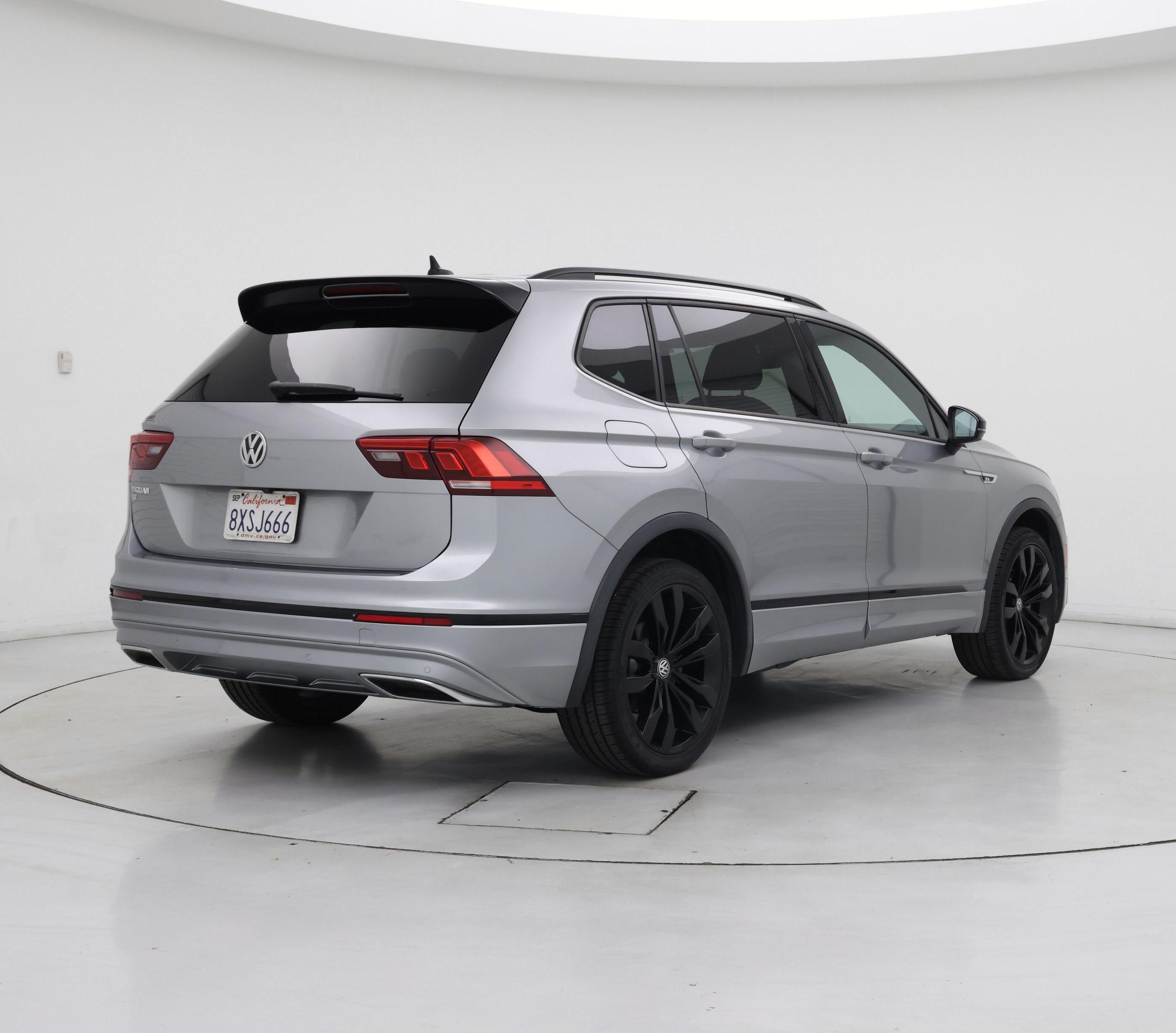 Thumbnail: 2021 Volkswagen Tiguan - 8