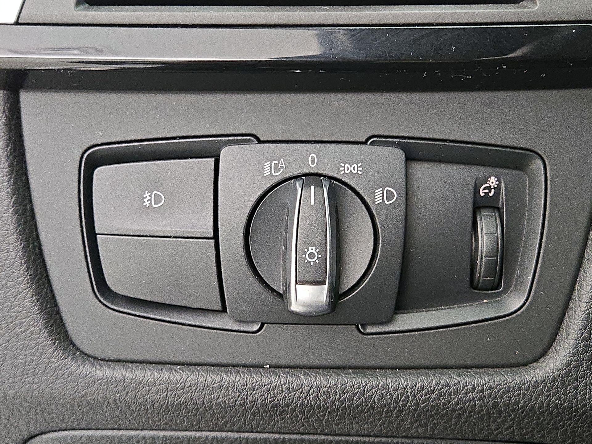 Thumbnail: 2016 BMW 3 Series - 13