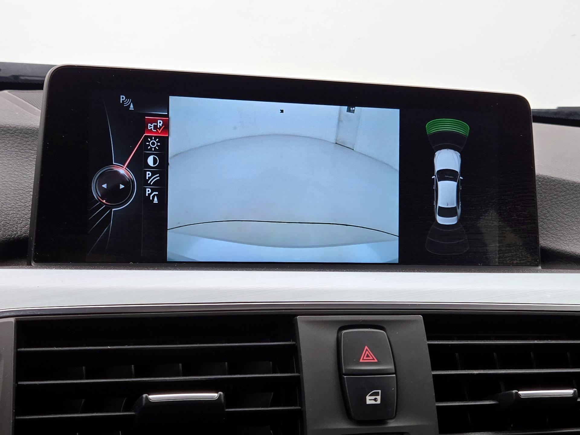 Thumbnail: 2016 BMW 3 Series - 14