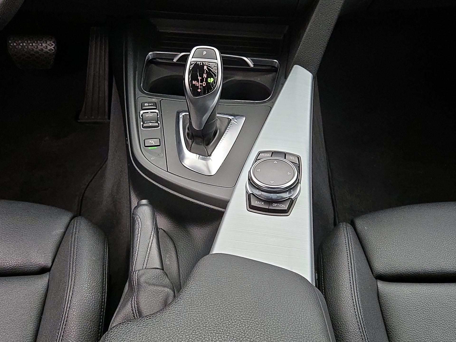 Thumbnail: 2016 BMW 3 Series - 17