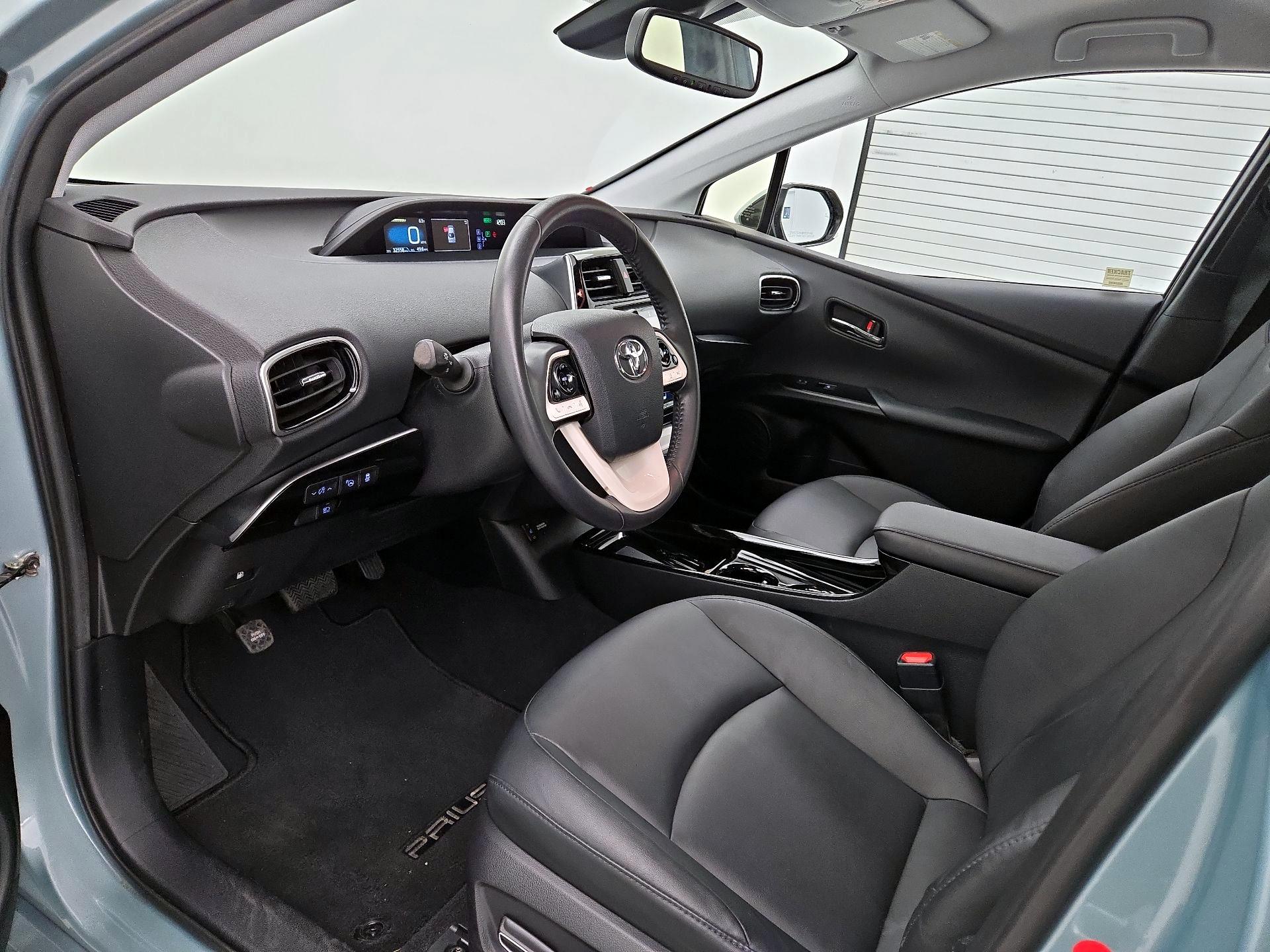 Thumbnail: 2017 Toyota Prius - 11