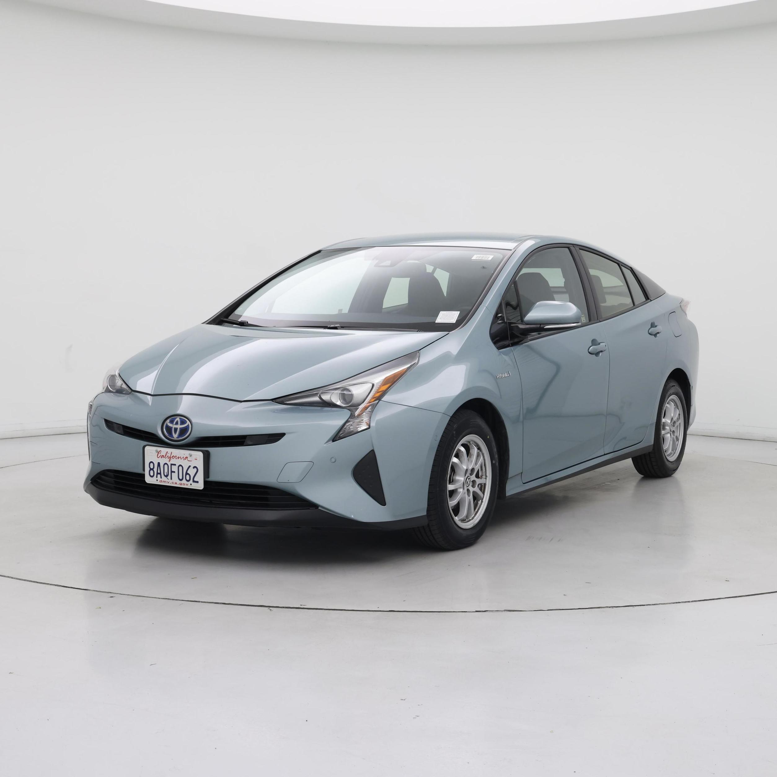 Thumbnail: 2017 Toyota Prius - 4