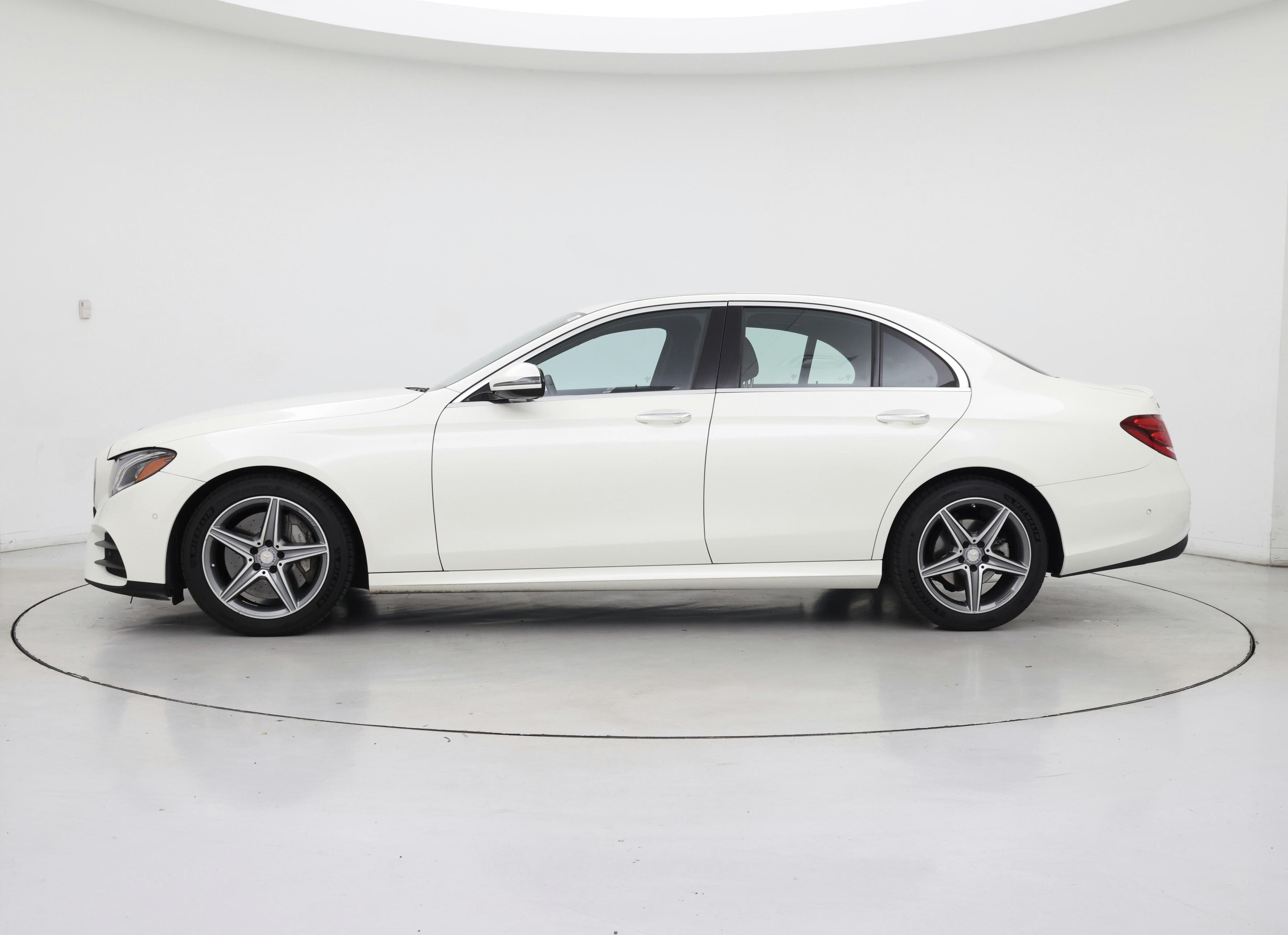 Thumbnail: 2017 Mercedes-Benz E-Class - 3