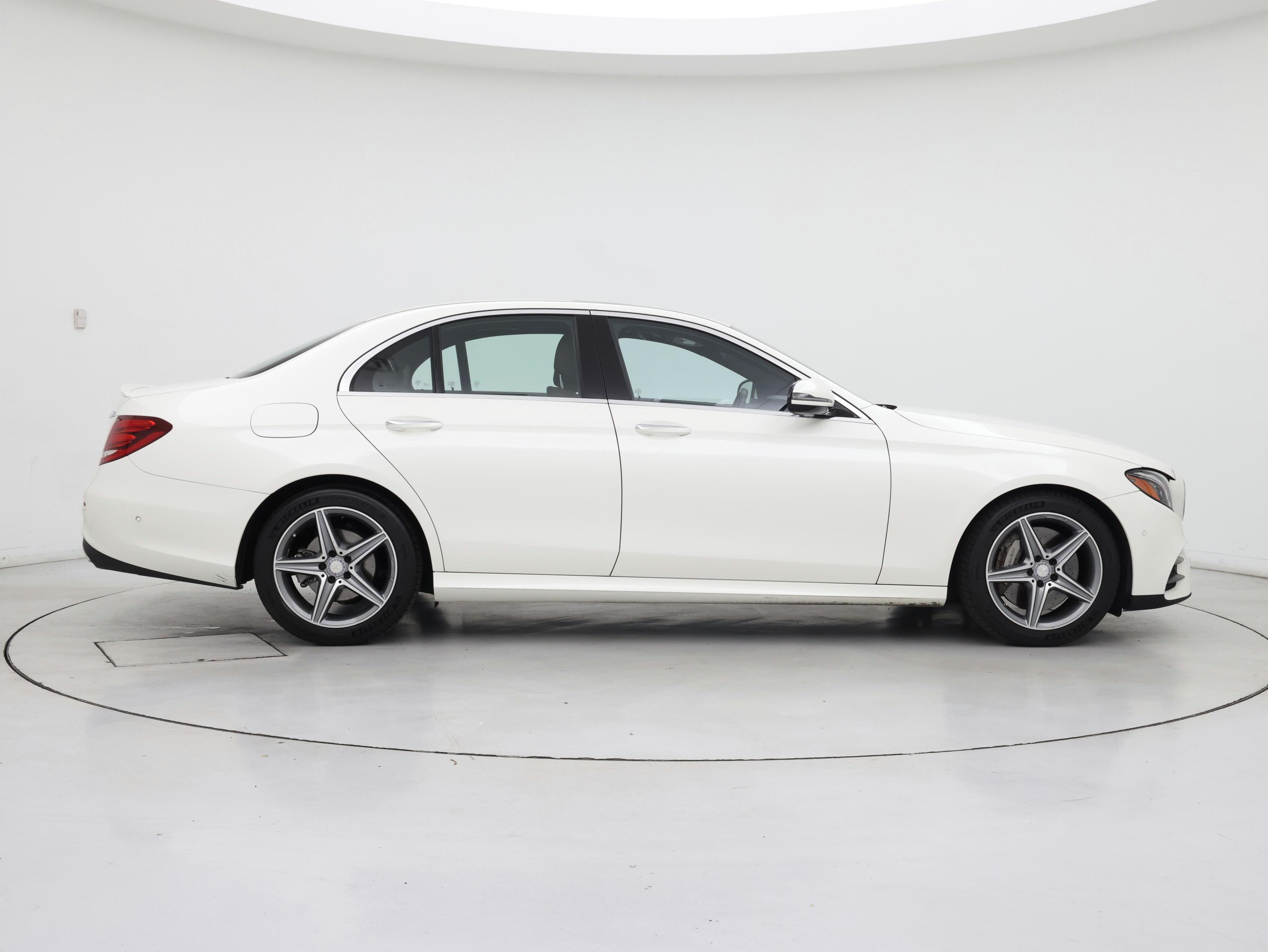 Thumbnail: 2017 Mercedes-Benz E-Class - 7