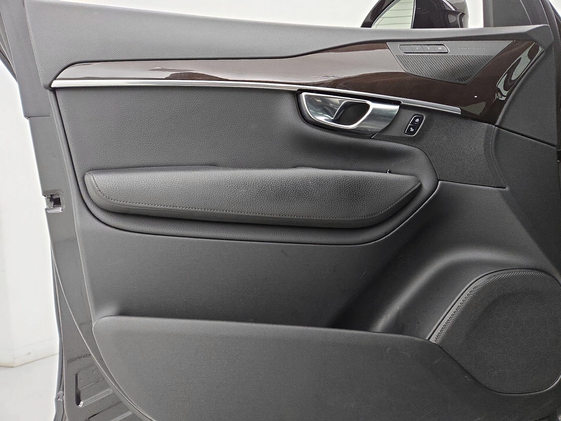 Thumbnail: 2019 Volvo XC90 - 12