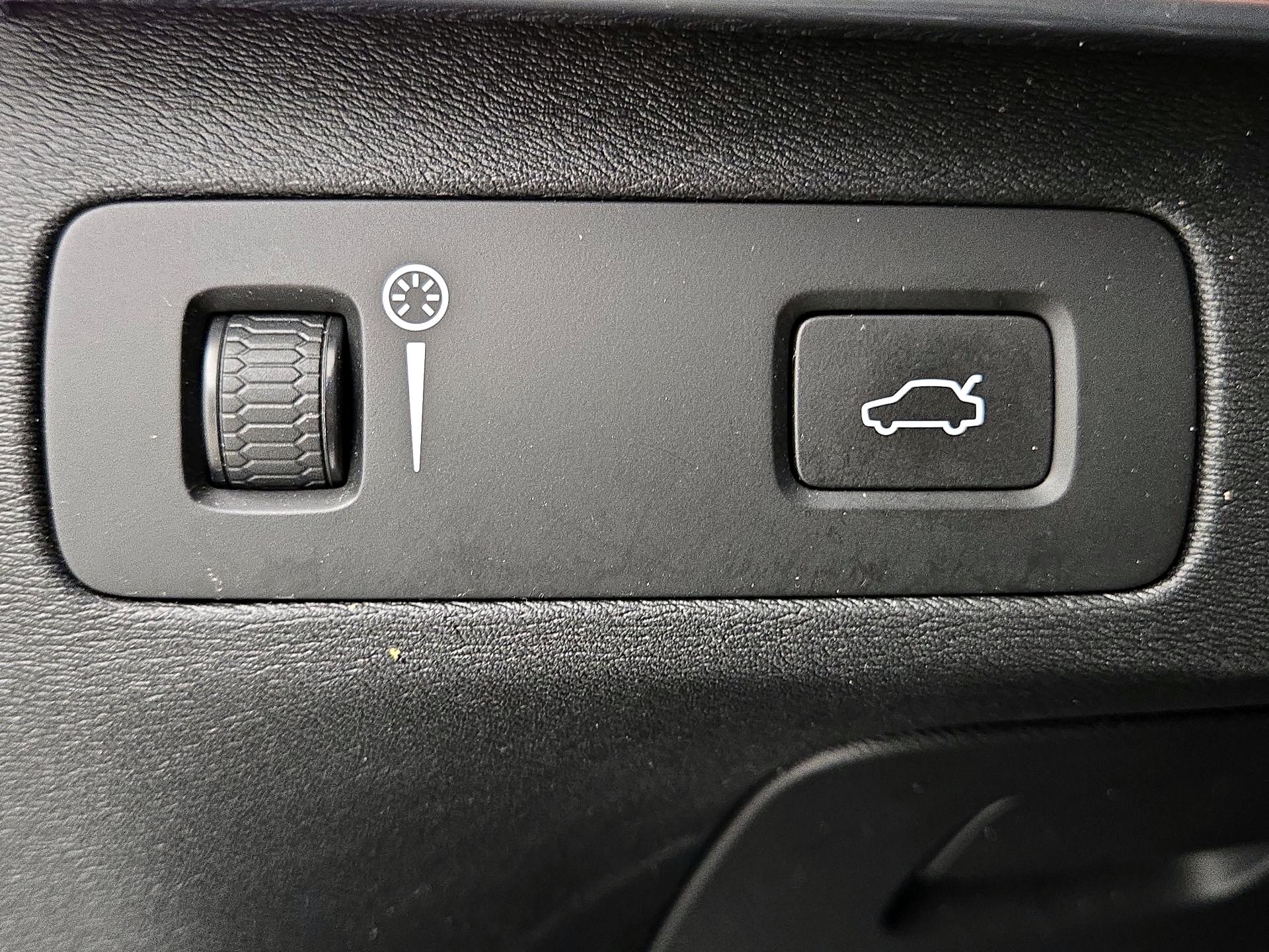 Thumbnail: 2019 Volvo XC90 - 13