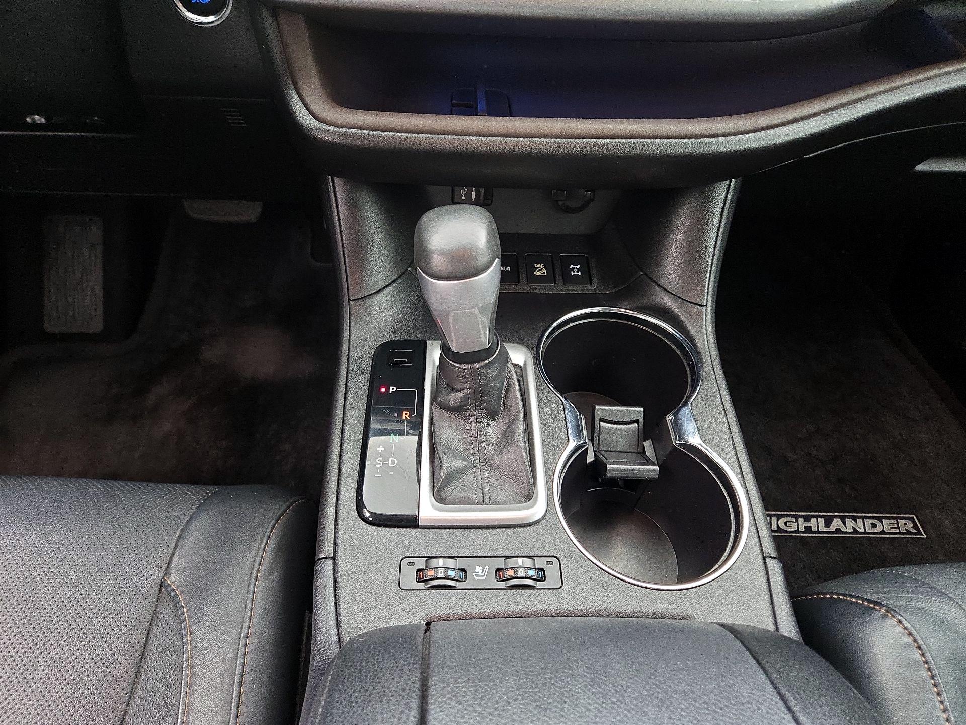 Thumbnail: 2015 Toyota Highlander - 17