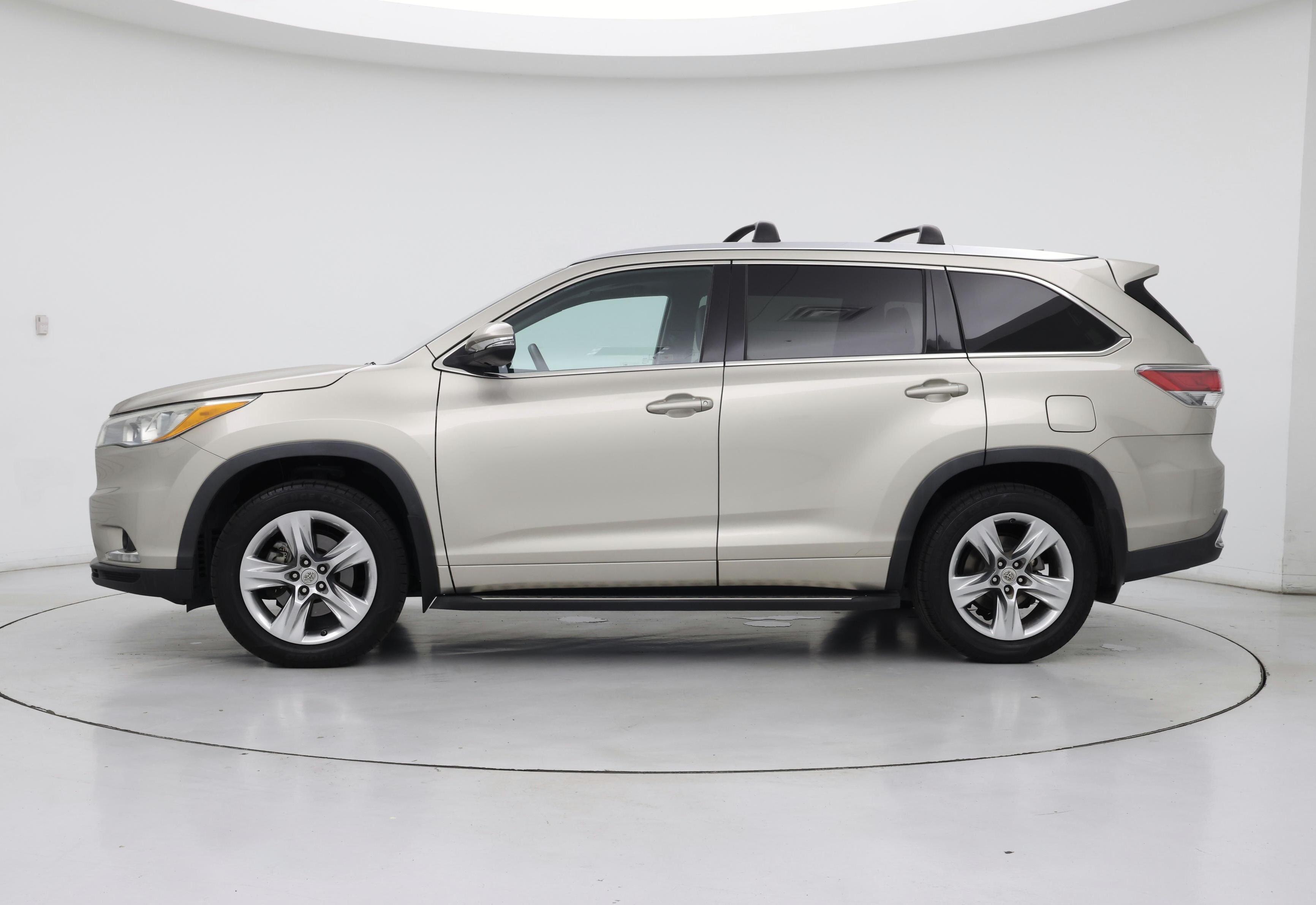Thumbnail: 2015 Toyota Highlander - 3