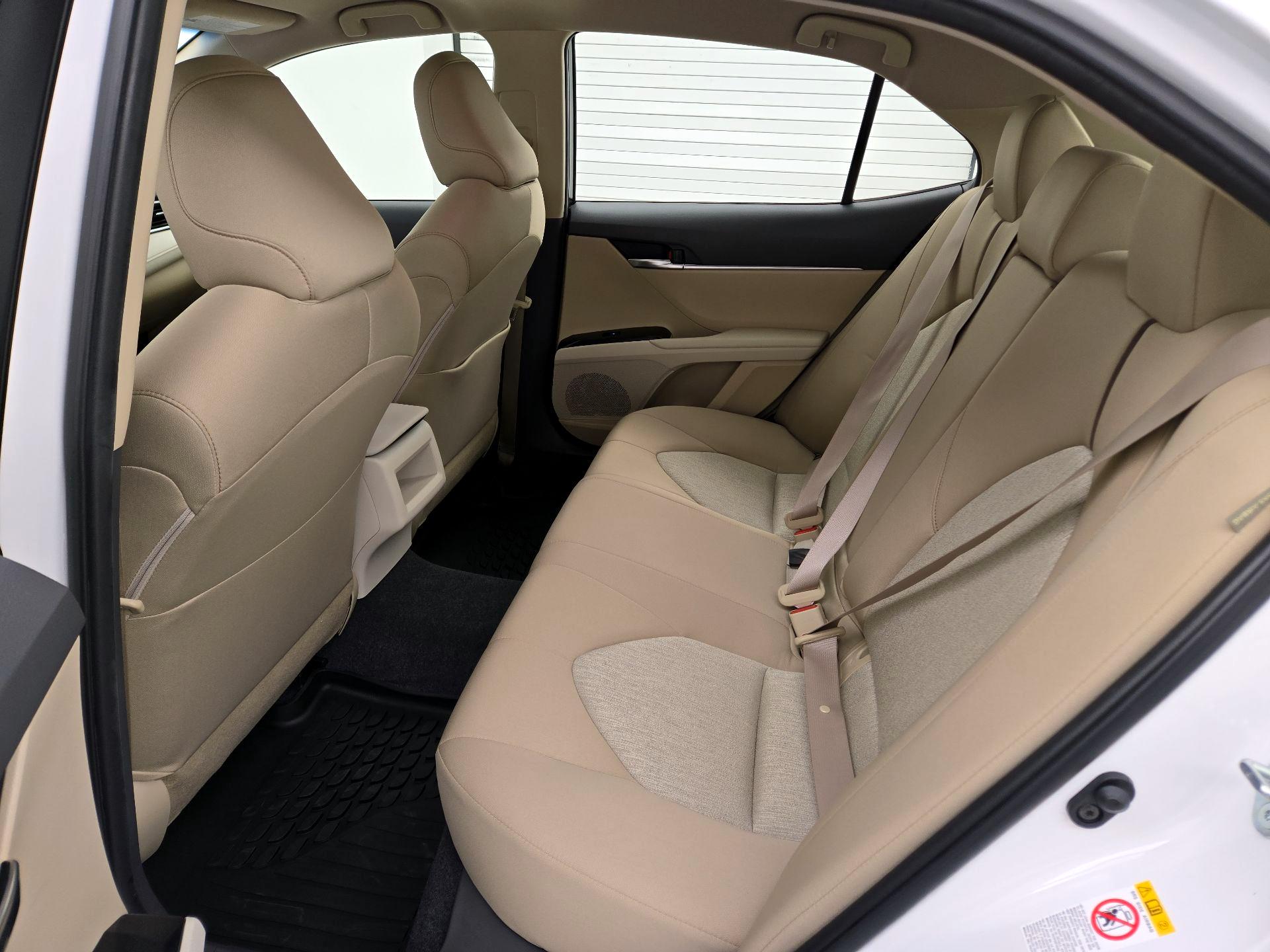 Thumbnail: 2018 Toyota Camry - 18