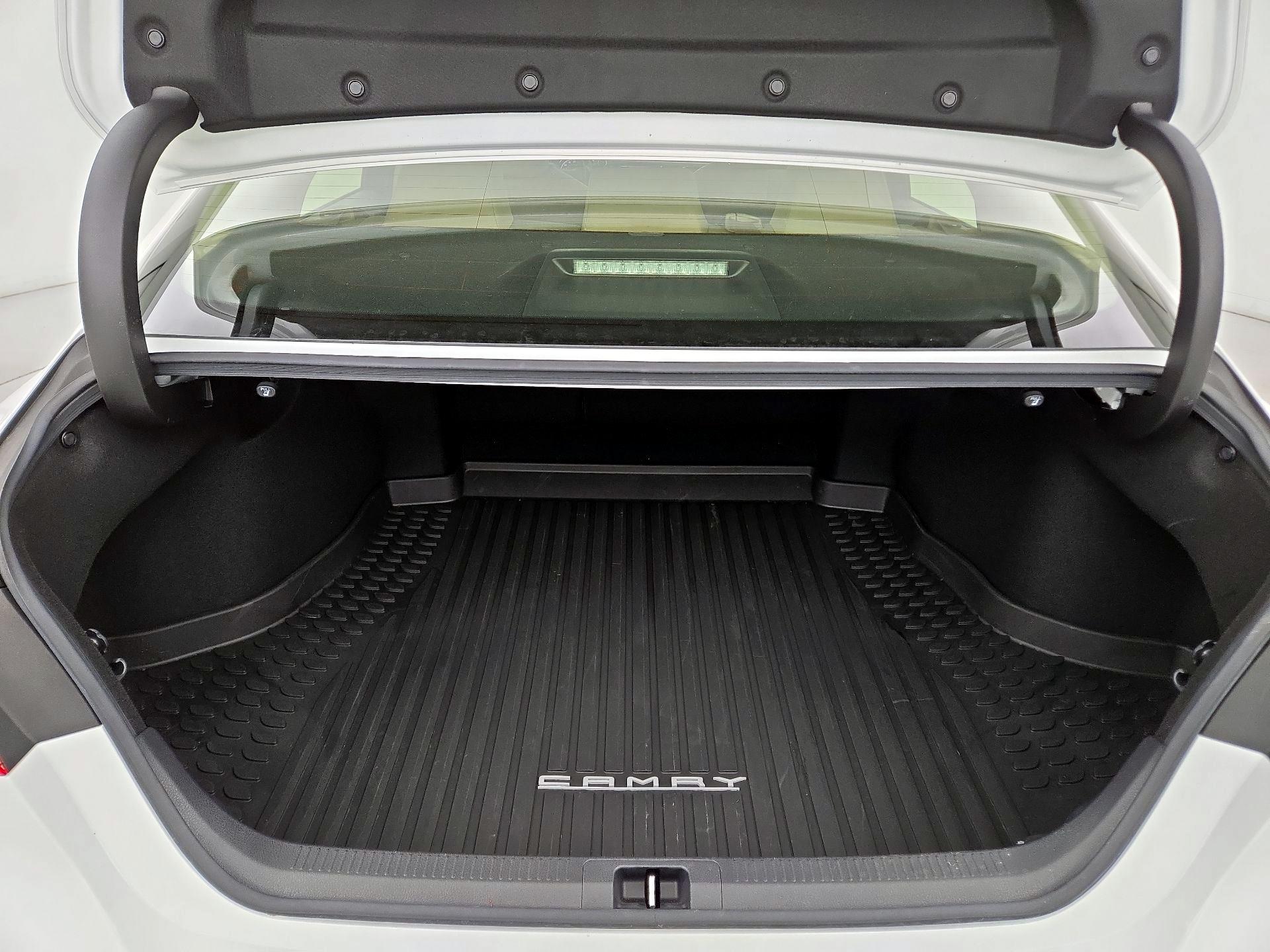 Thumbnail: 2018 Toyota Camry - 19