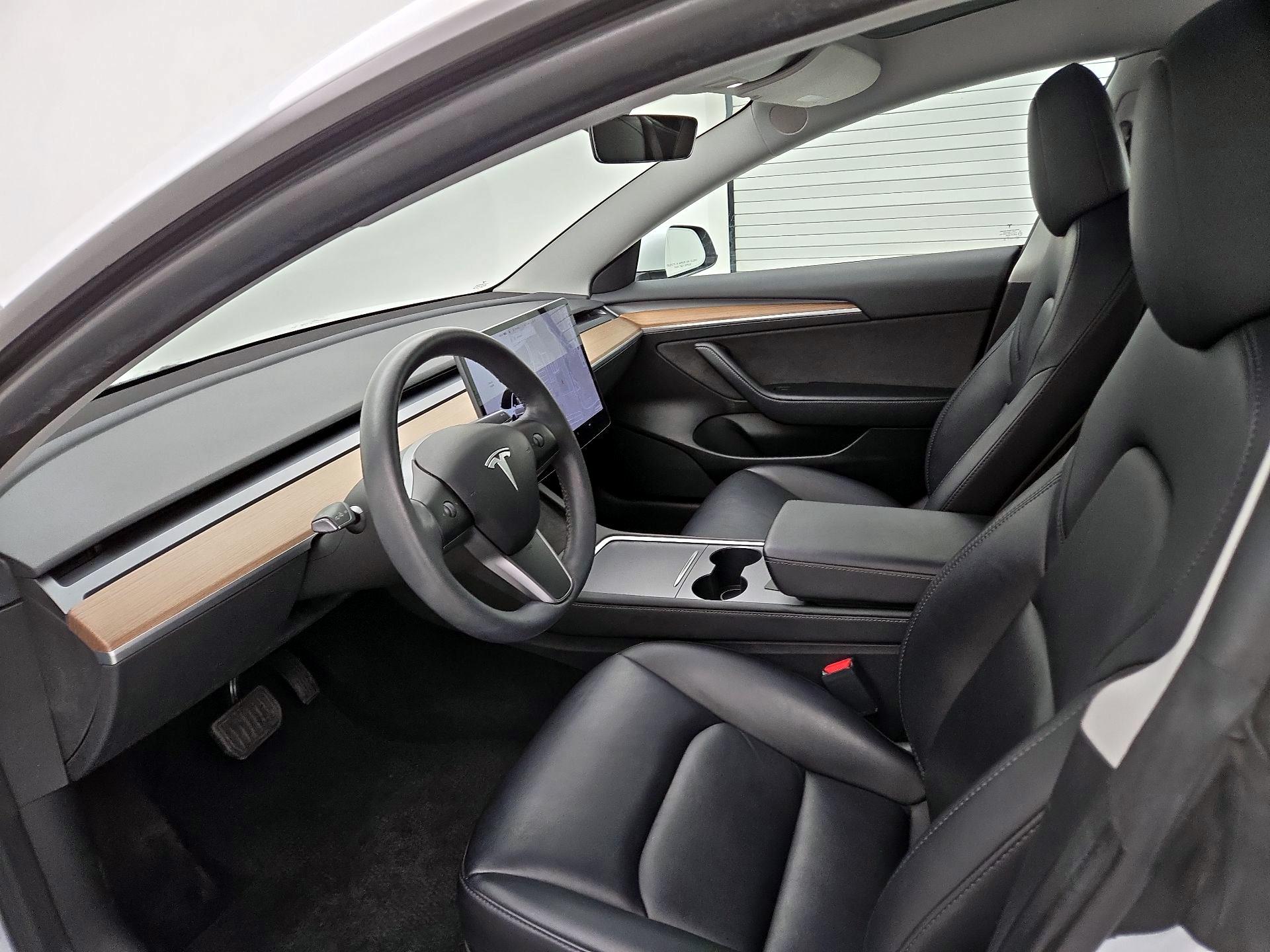 Thumbnail: 2023 Tesla Model 3 - 11