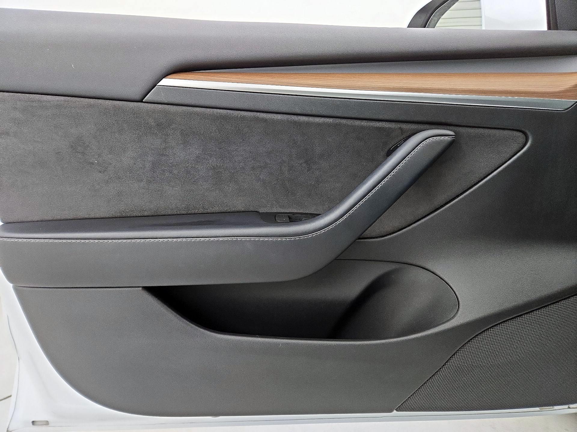 Thumbnail: 2023 Tesla Model 3 - 12