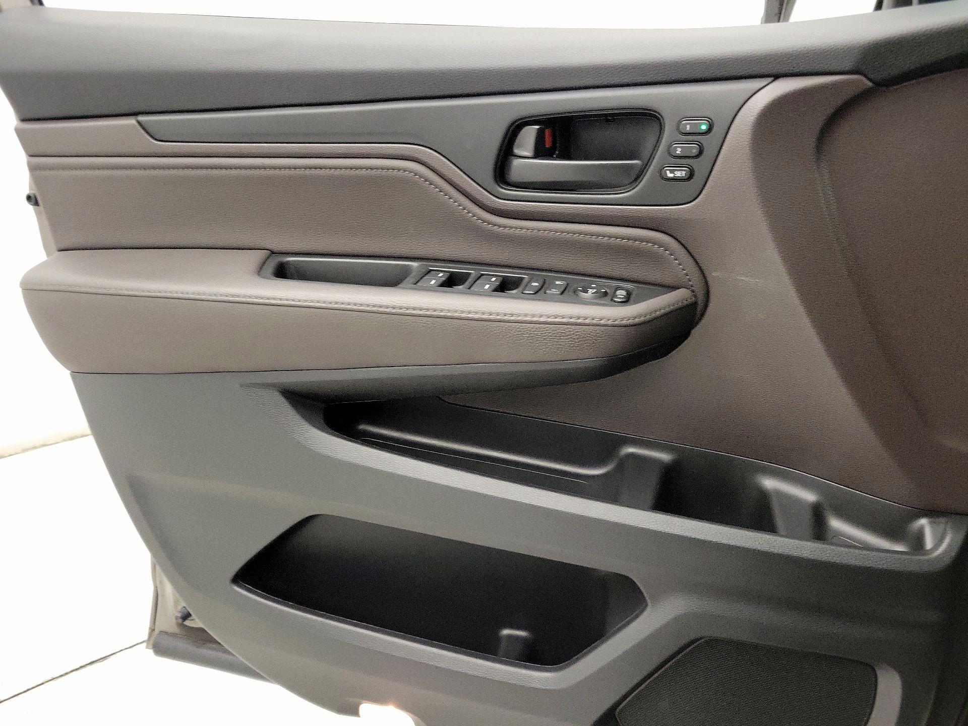 Thumbnail: 2019 Honda Odyssey - 12