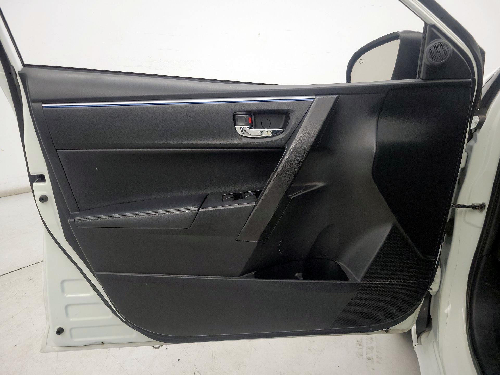 Thumbnail: 2015 Toyota Corolla - 12