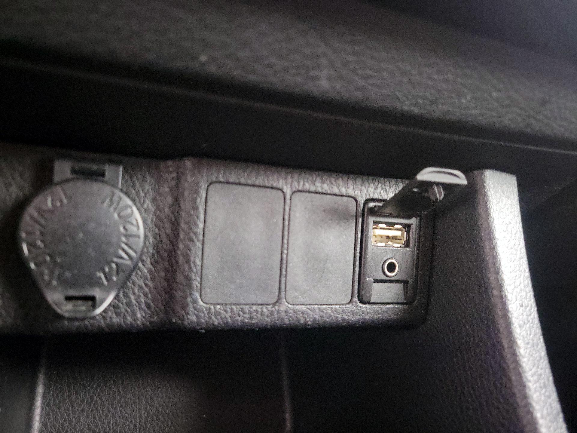 Thumbnail: 2015 Toyota Corolla - 18