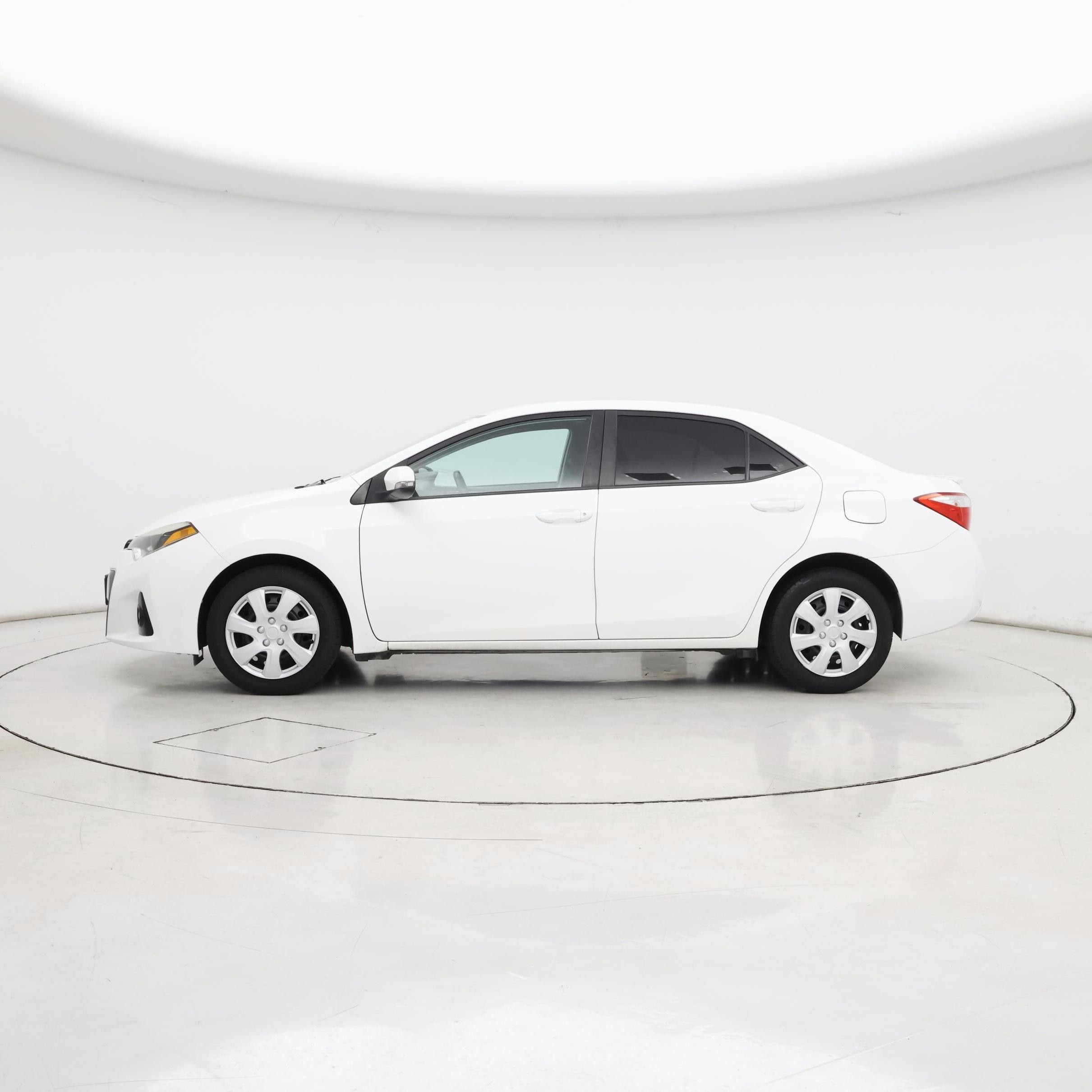 Thumbnail: 2015 Toyota Corolla - 3