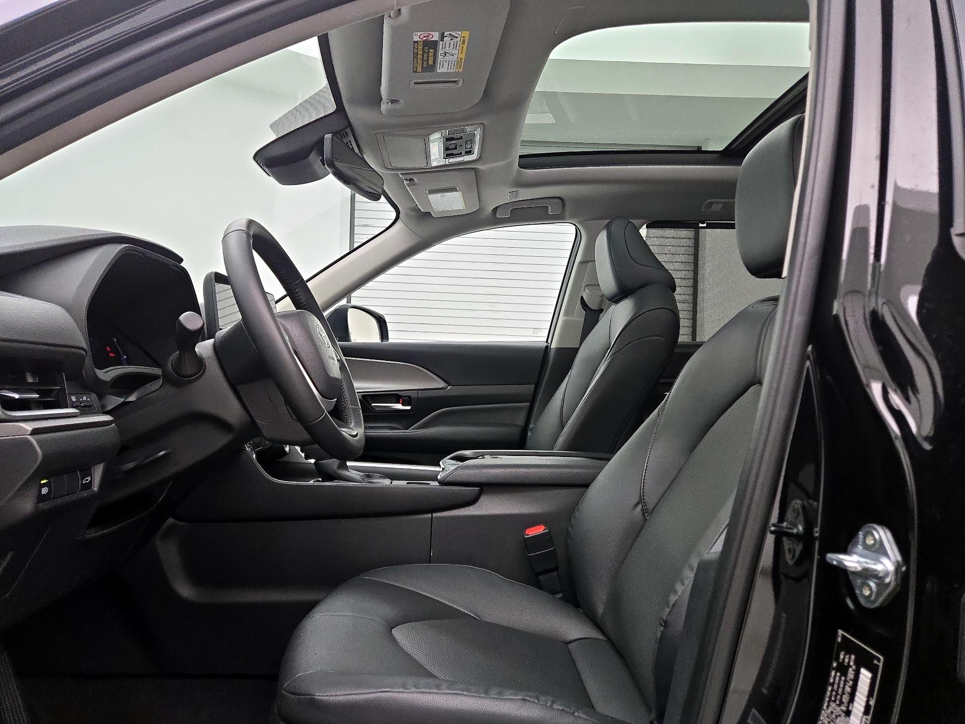 Thumbnail: 2025 Toyota Highlander - 20