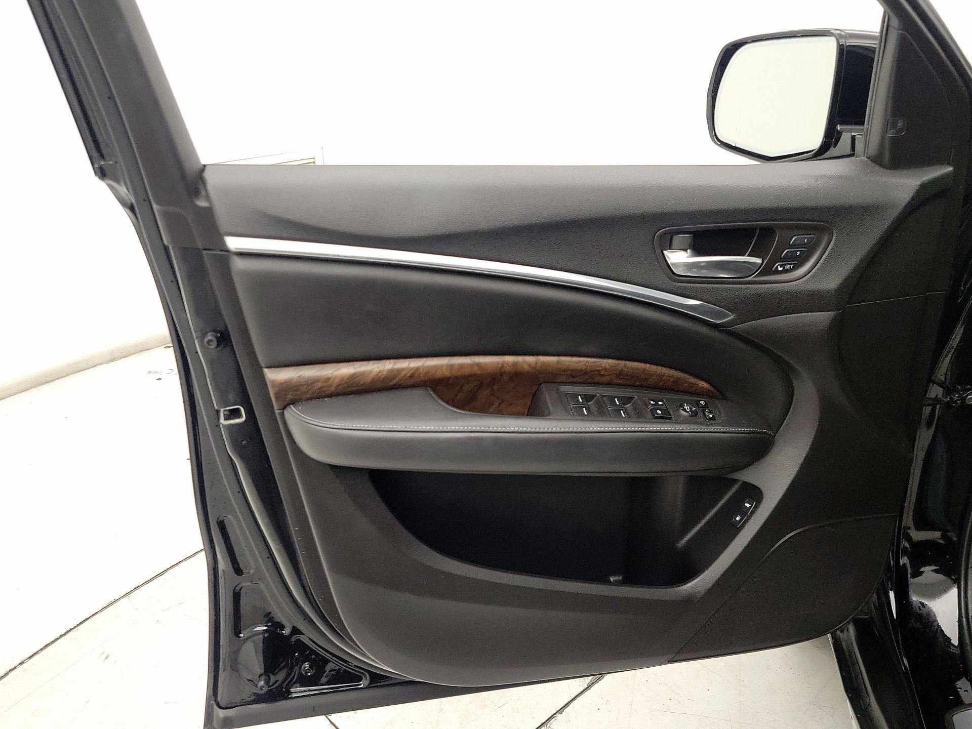 Thumbnail: 2017 Acura MDX - 12