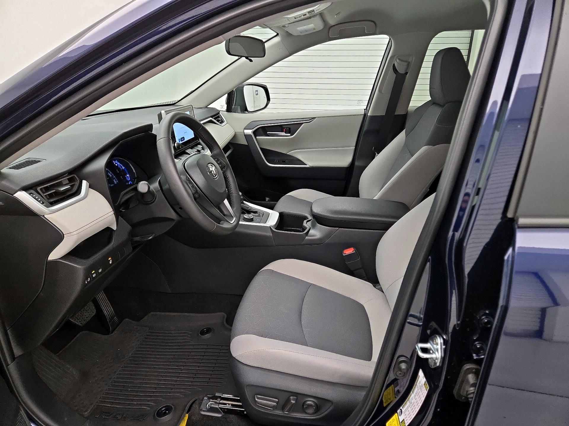 Thumbnail: 2025 Toyota RAV4 - 11