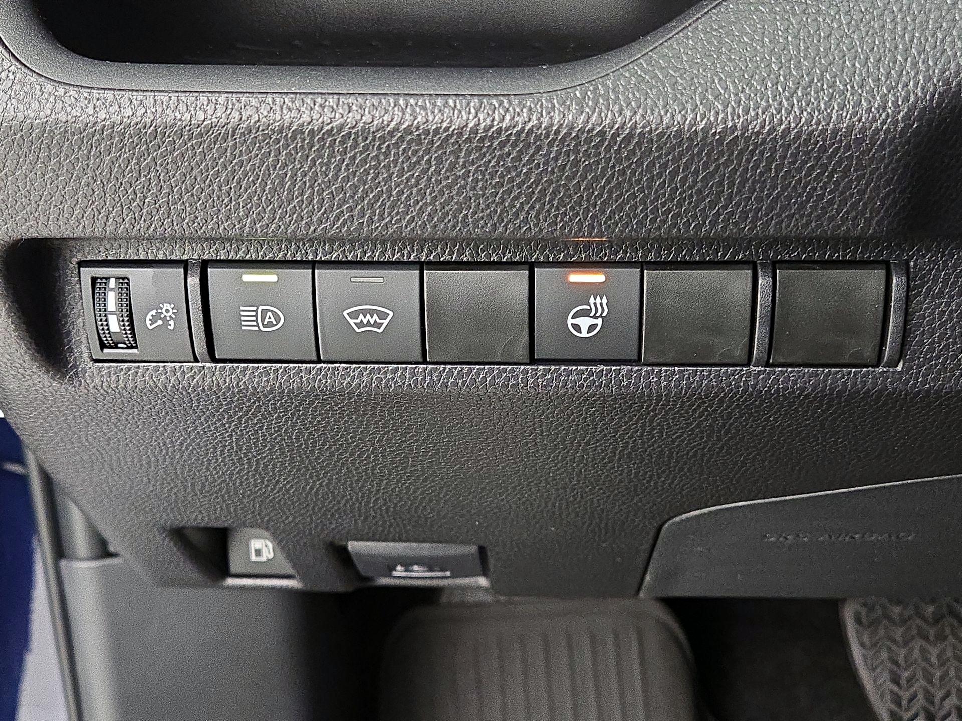 Thumbnail: 2025 Toyota RAV4 - 13