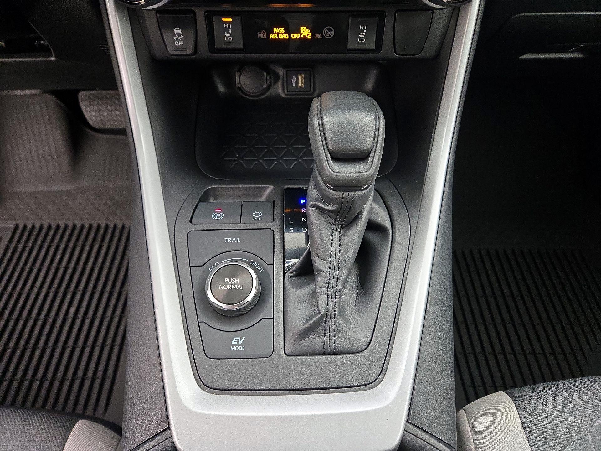 Thumbnail: 2025 Toyota RAV4 - 17