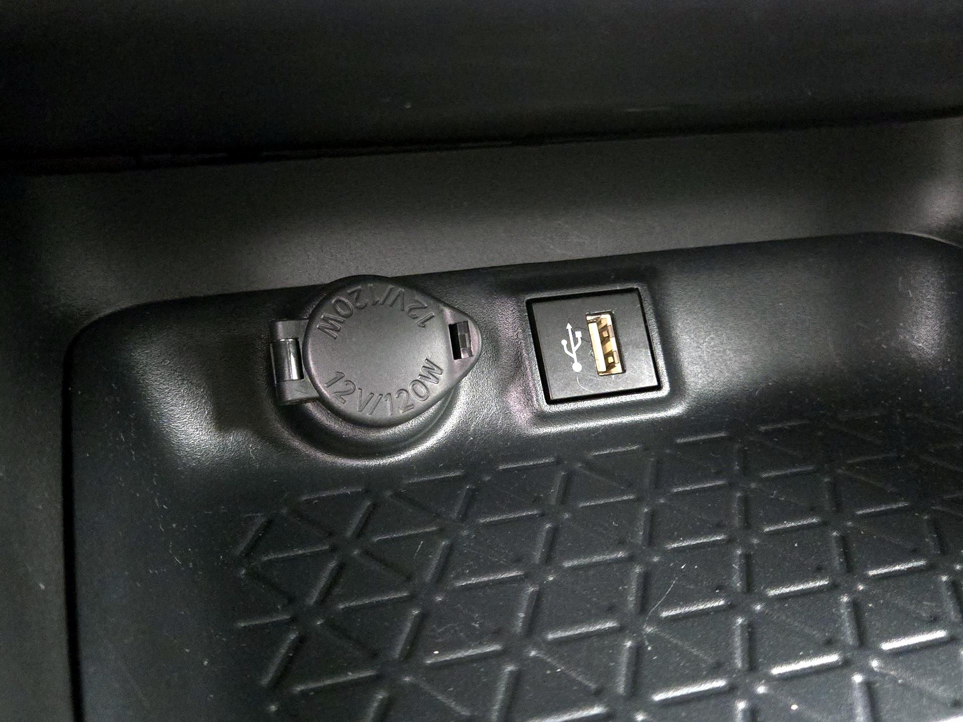 Thumbnail: 2025 Toyota RAV4 - 18