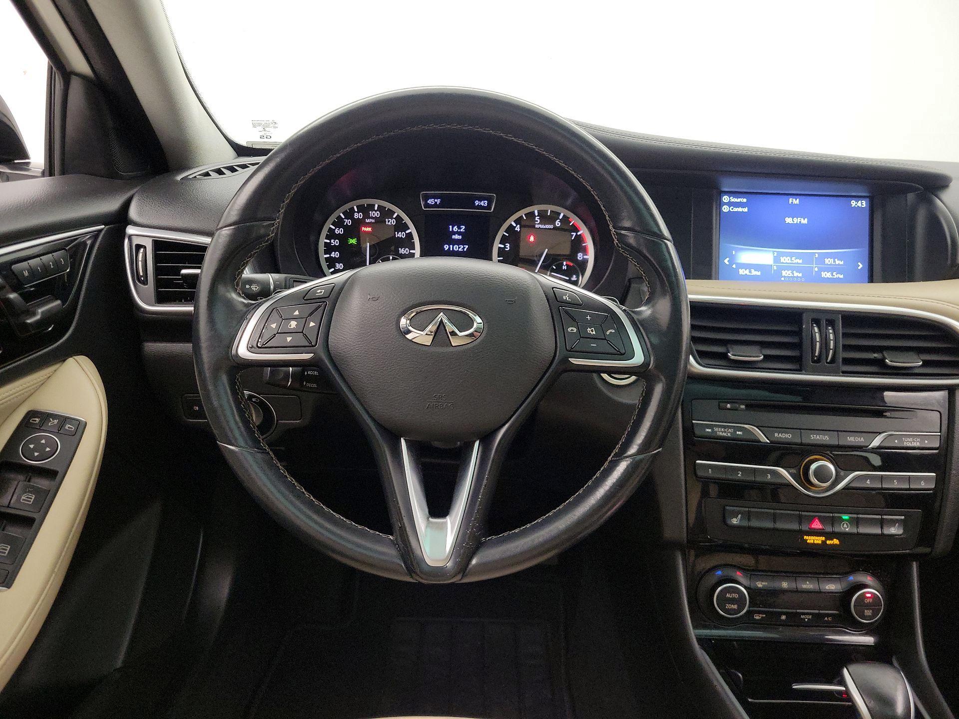 Thumbnail: 2018 INFINITI QX30 - 10