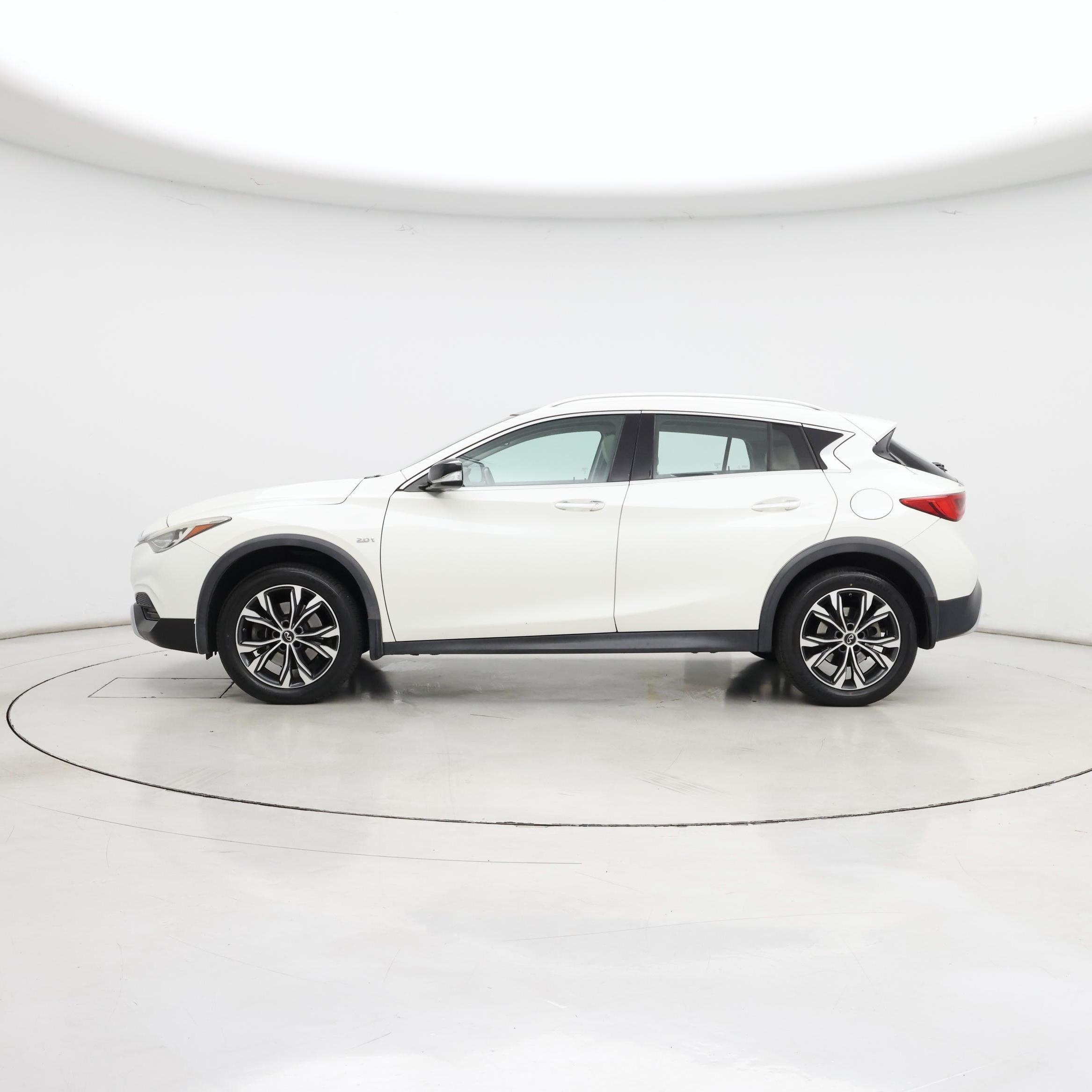 Thumbnail: 2018 INFINITI QX30 - 3