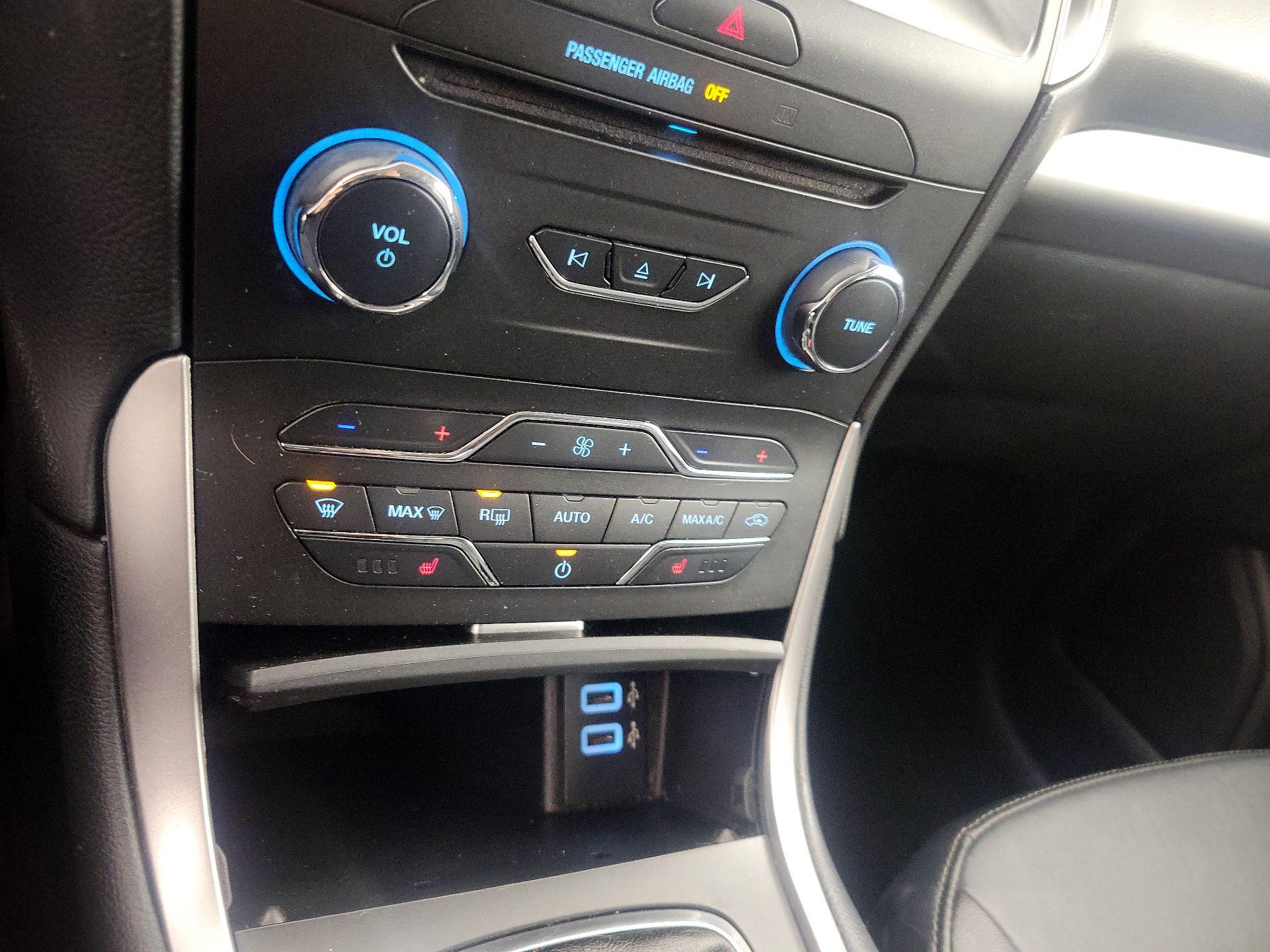 Thumbnail: 2018 Ford Edge - 17