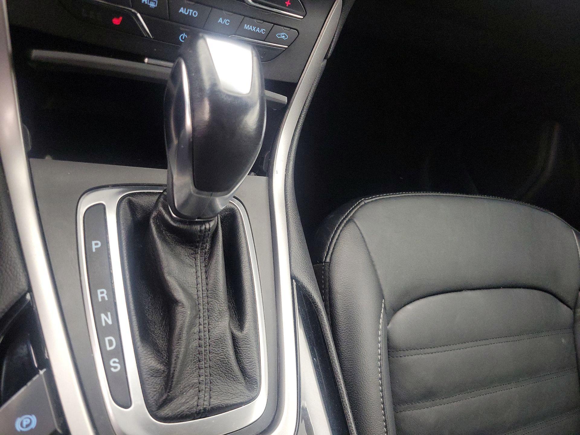 Thumbnail: 2018 Ford Edge - 18