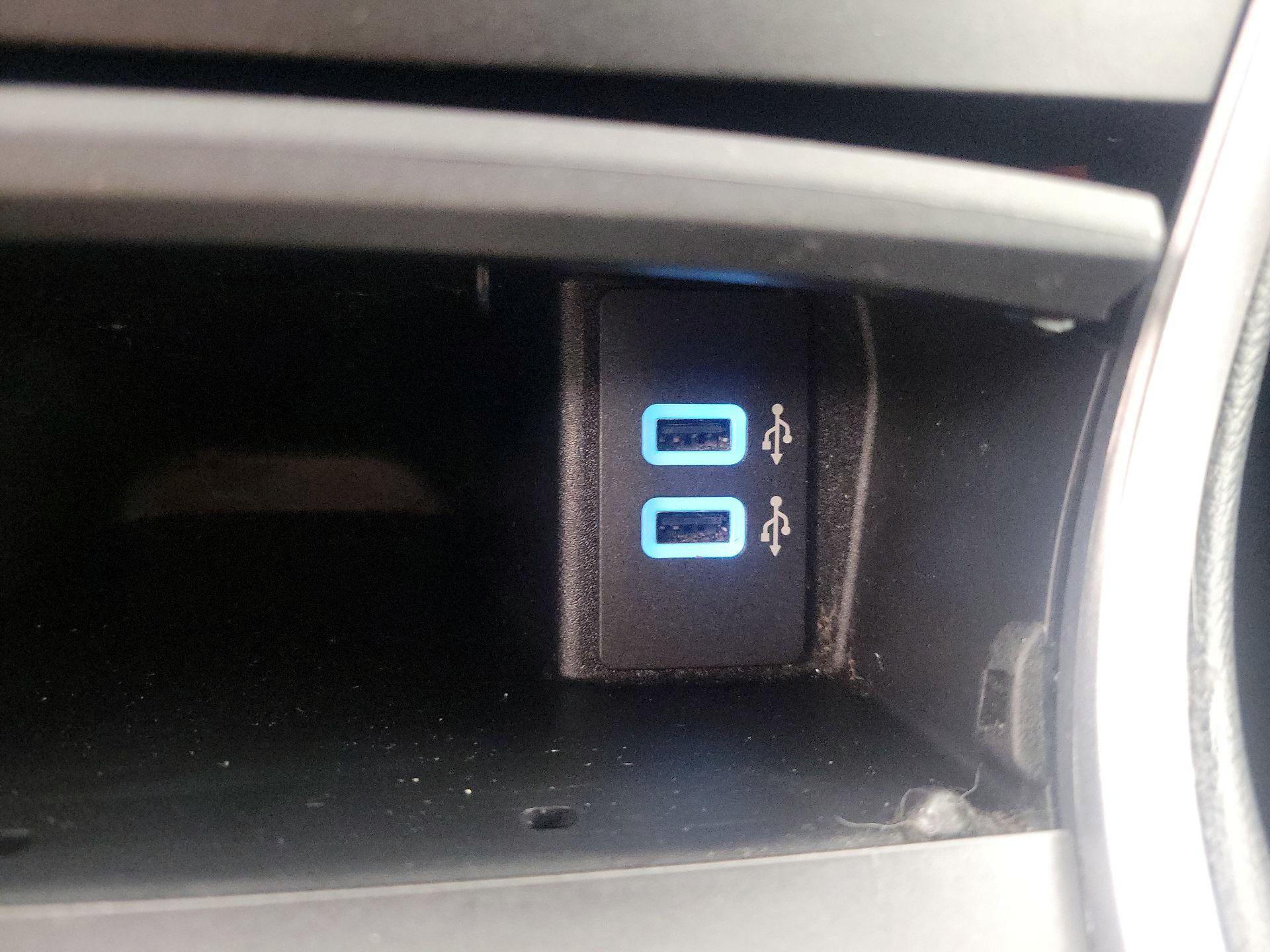 Thumbnail: 2018 Ford Edge - 19