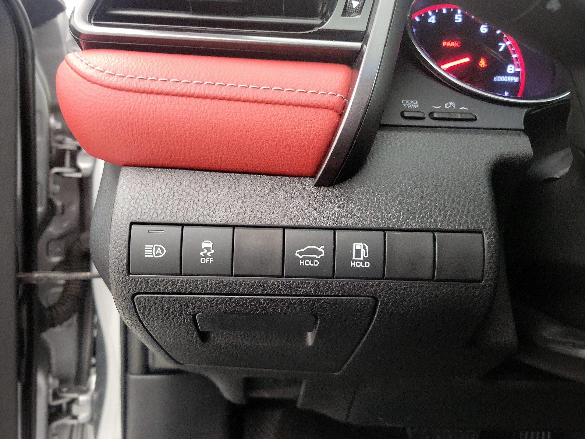 Thumbnail: 2019 Toyota Camry - 13