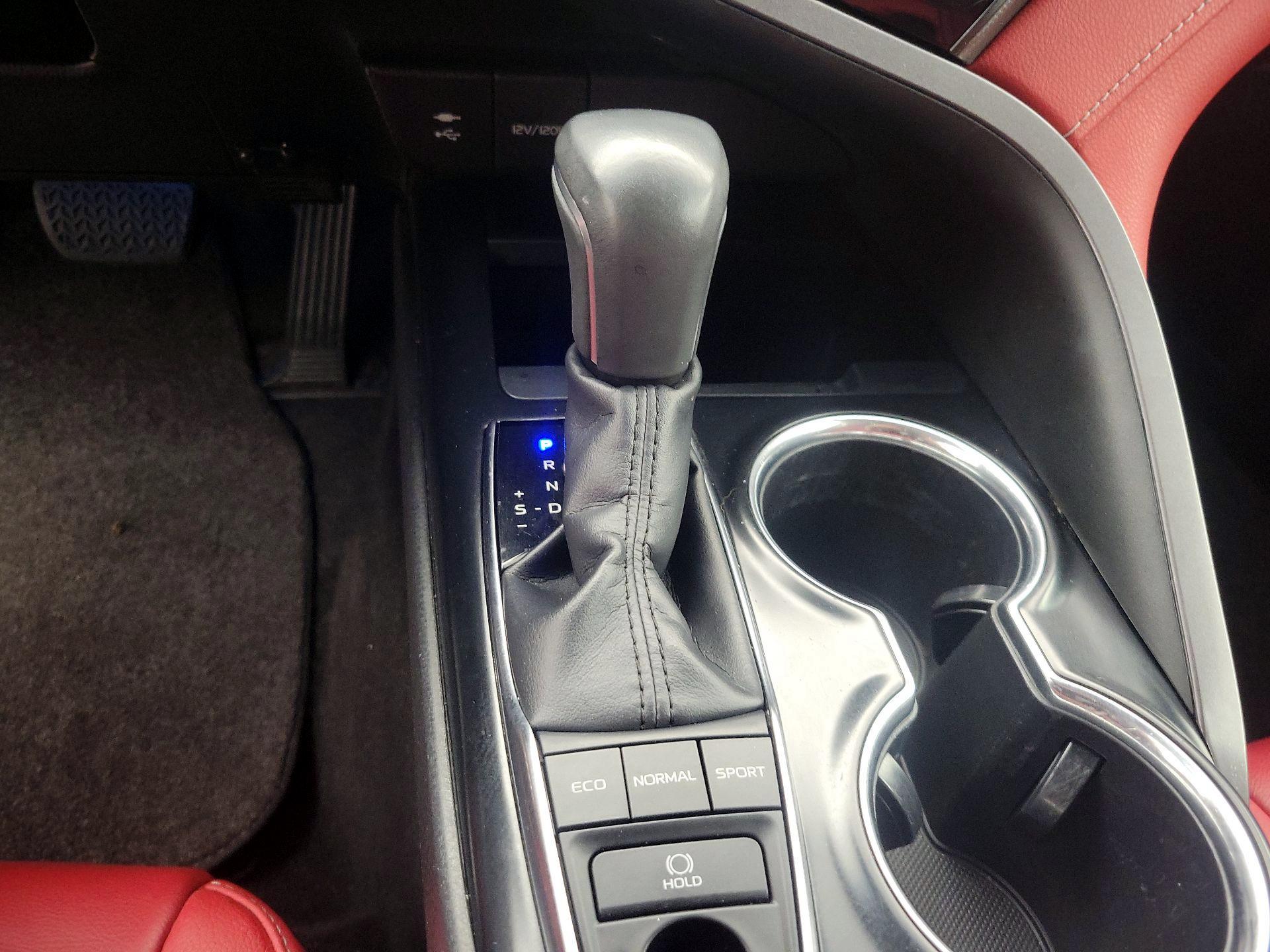 Thumbnail: 2019 Toyota Camry - 17