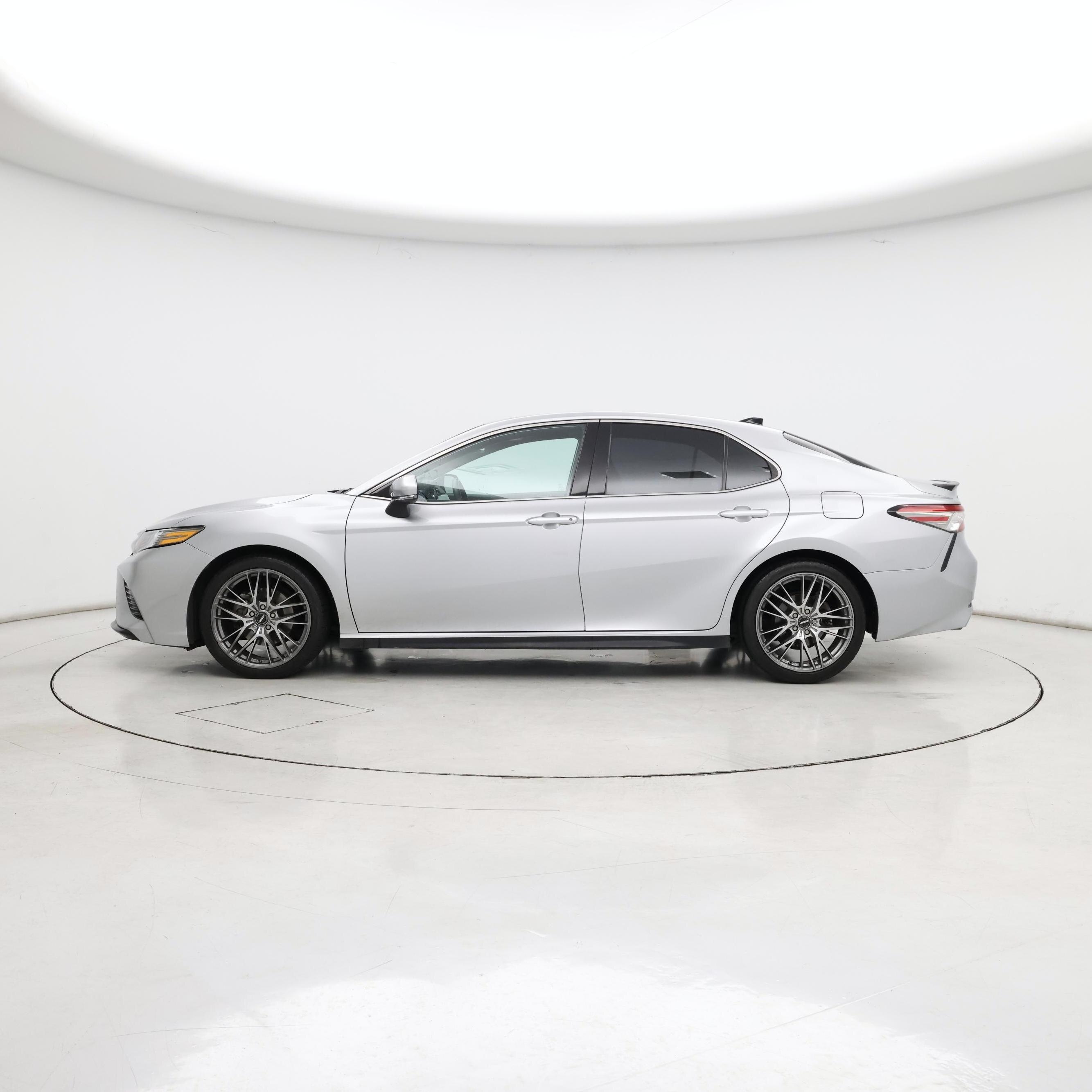 Thumbnail: 2019 Toyota Camry - 3