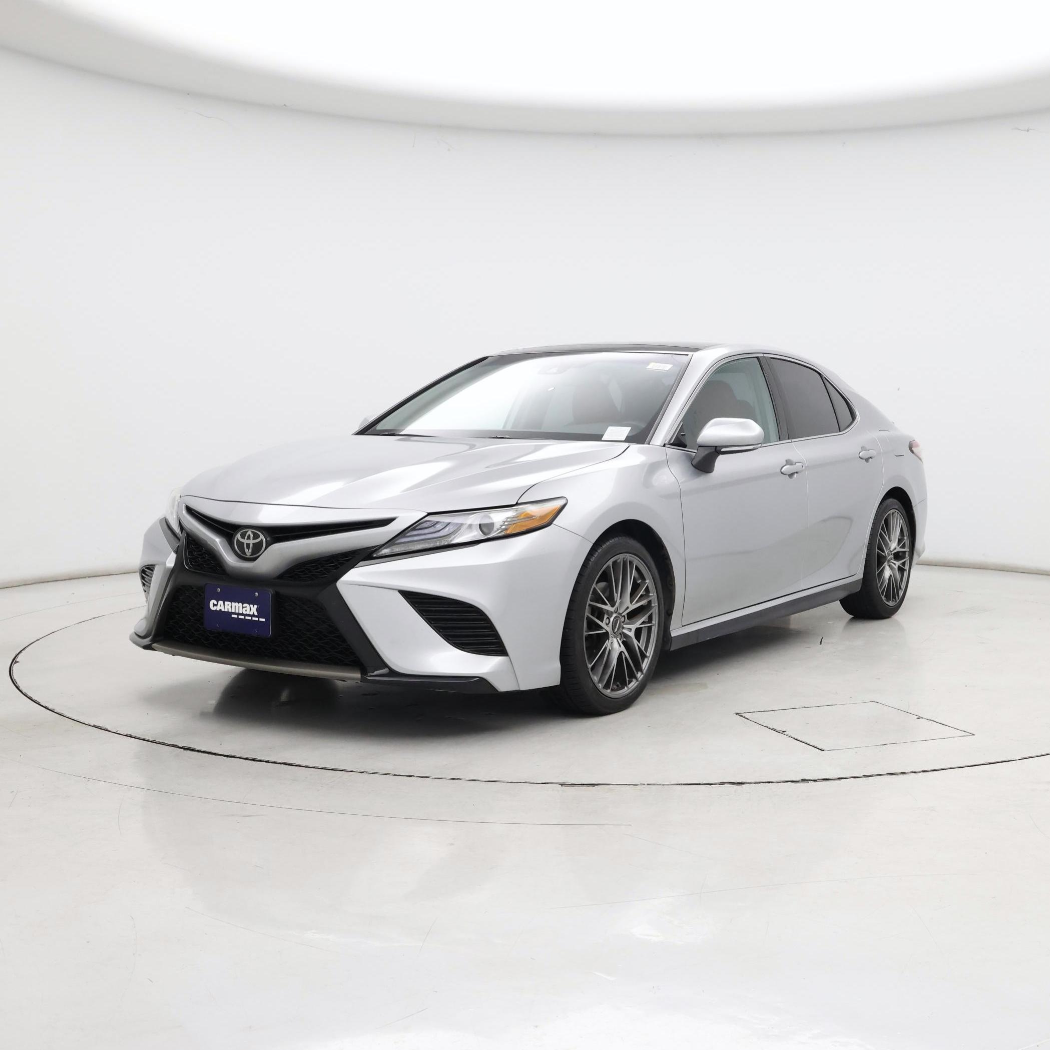 Thumbnail: 2019 Toyota Camry - 4