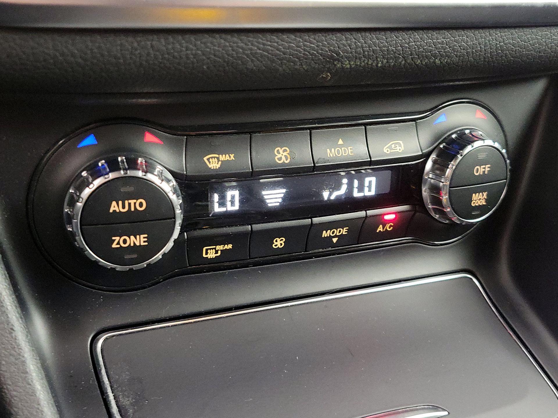 Thumbnail: 2019 Mercedes-Benz GLA - 16