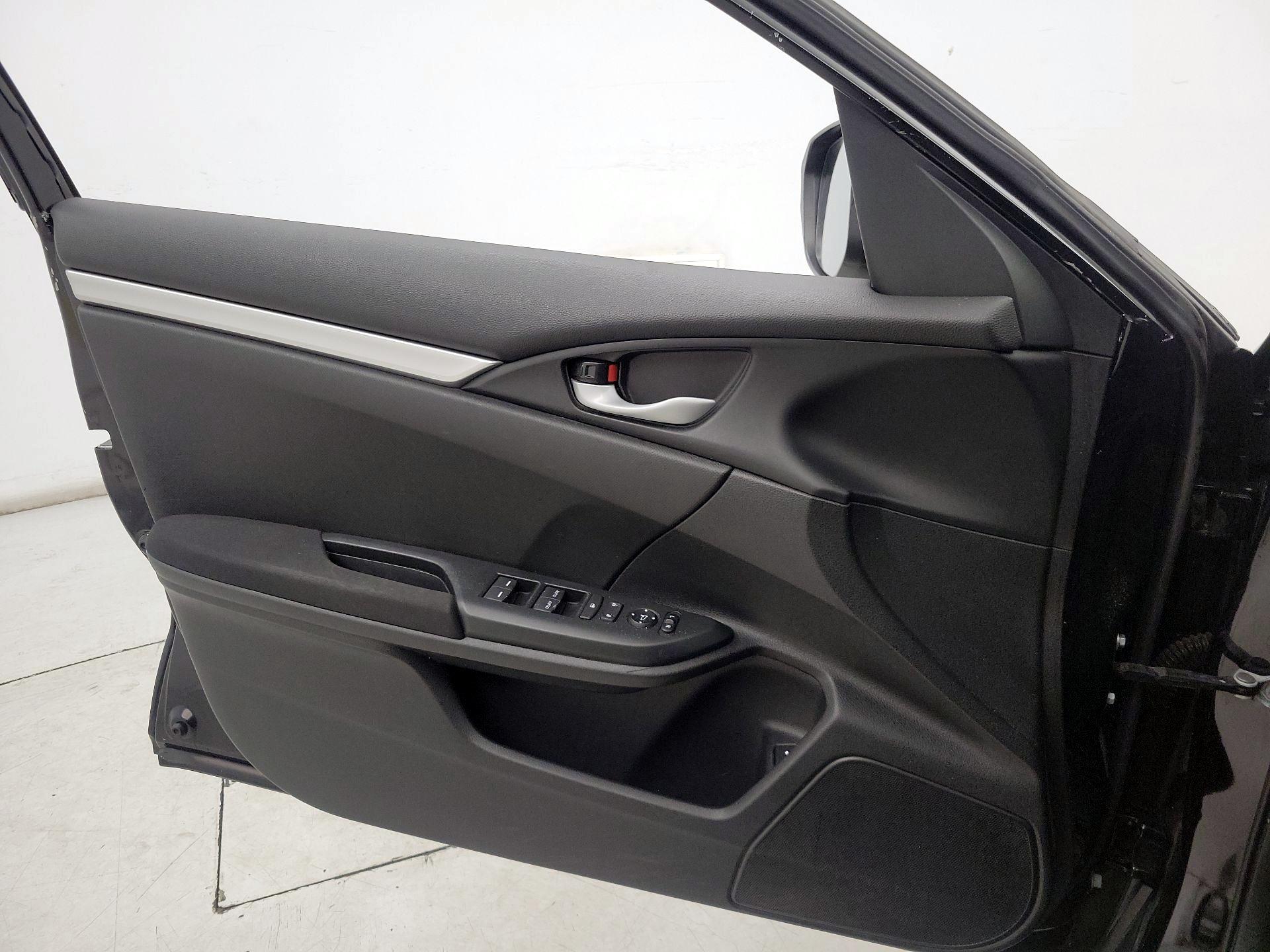 Thumbnail: 2016 Honda Civic - 12