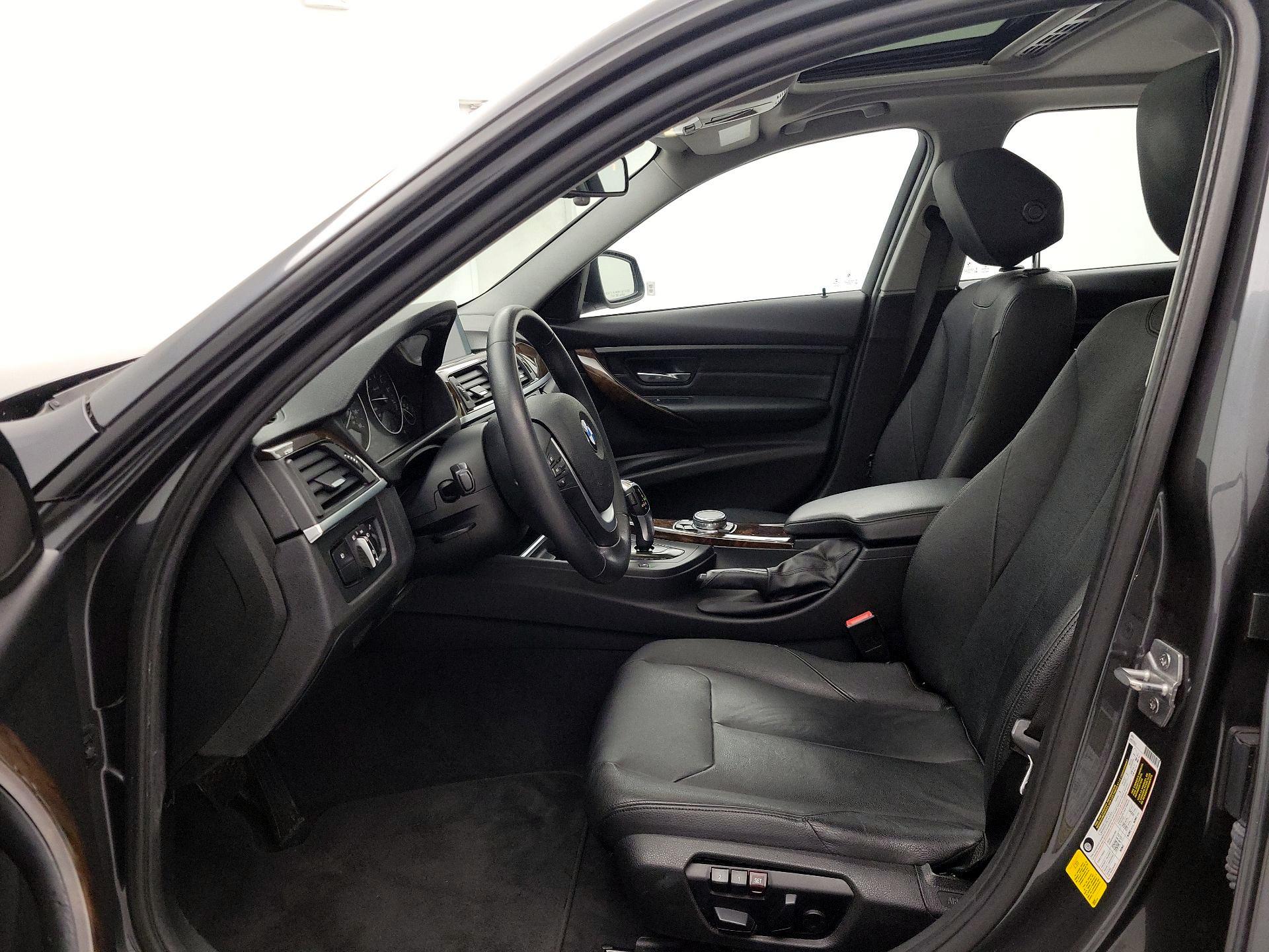 Thumbnail: 2015 BMW 3 Series - 11