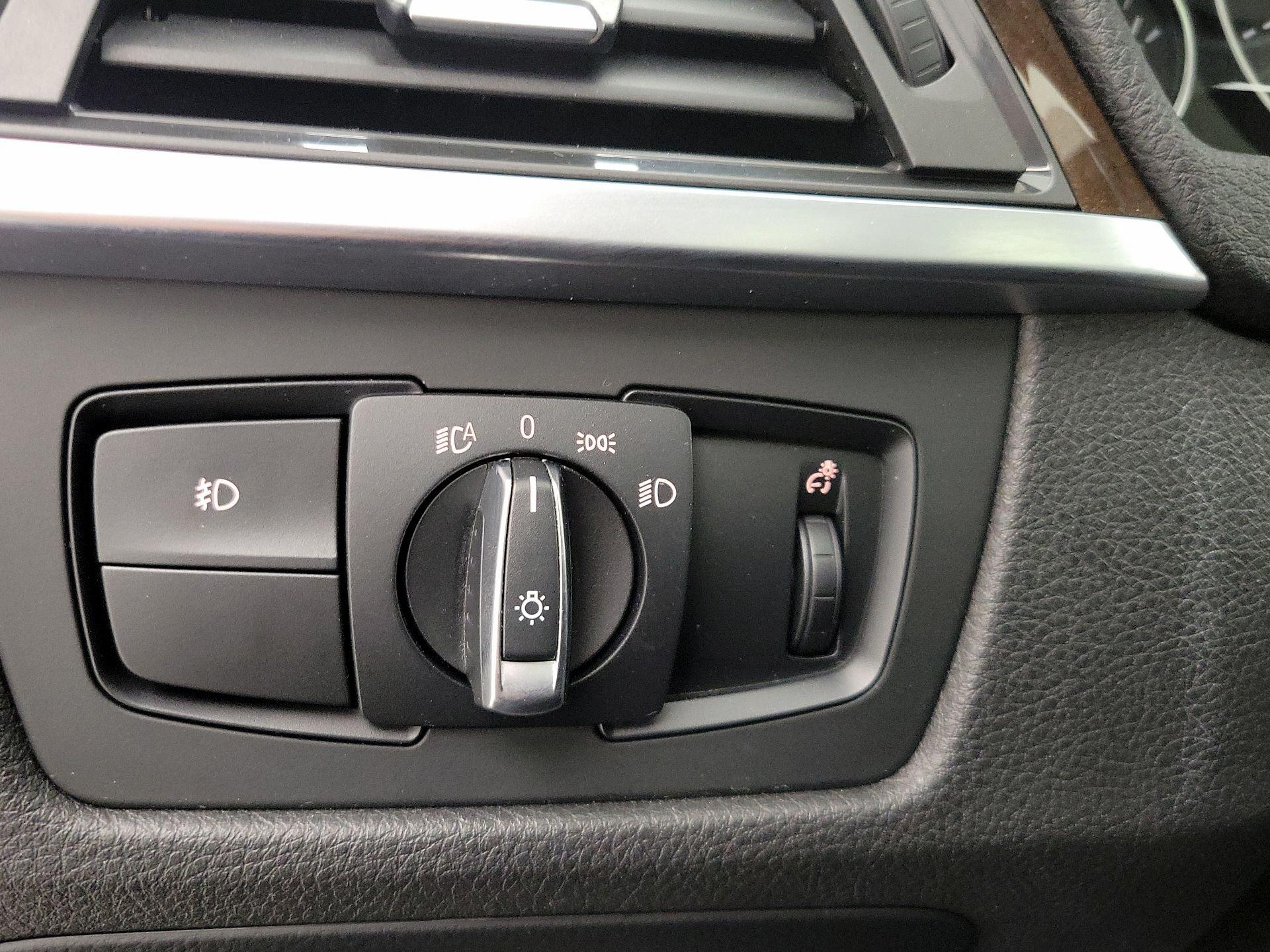 Thumbnail: 2015 BMW 3 Series - 13