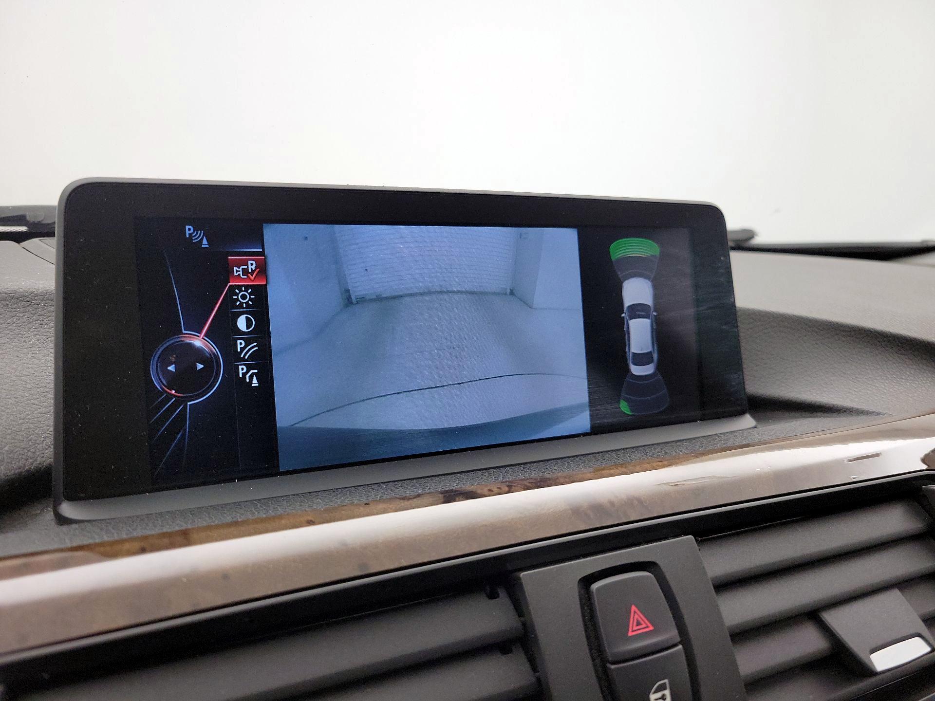 Thumbnail: 2015 BMW 3 Series - 15