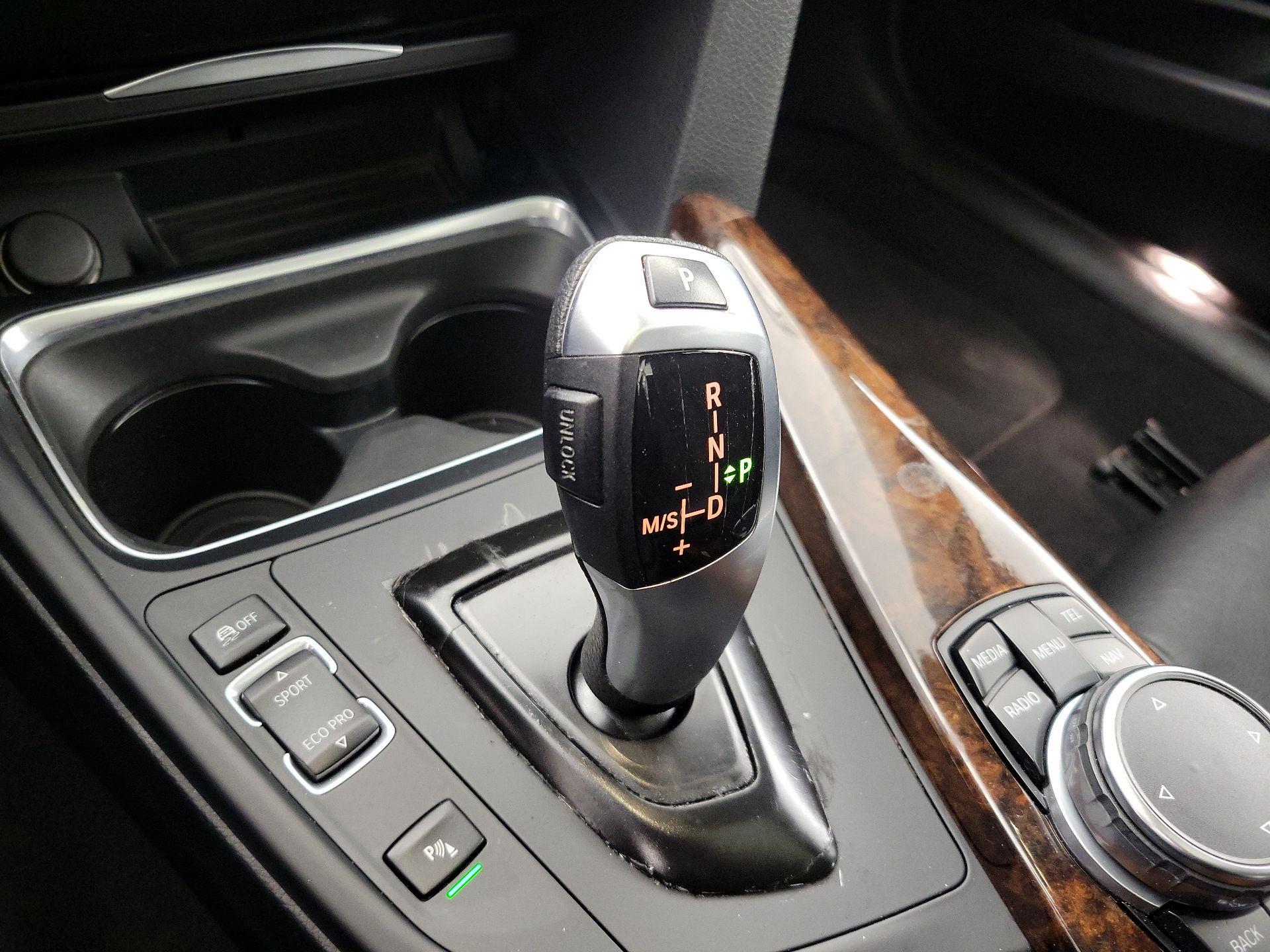 Thumbnail: 2015 BMW 3 Series - 18